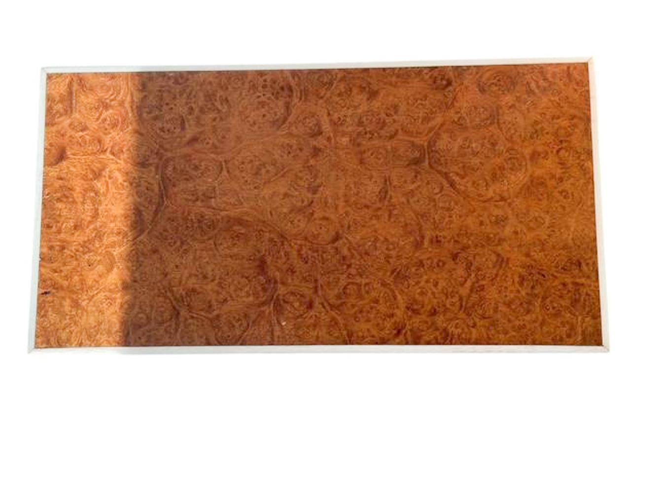 Caja de cigarrillos Art Decó de cedro forrado de madera de Amboyna en venta 3