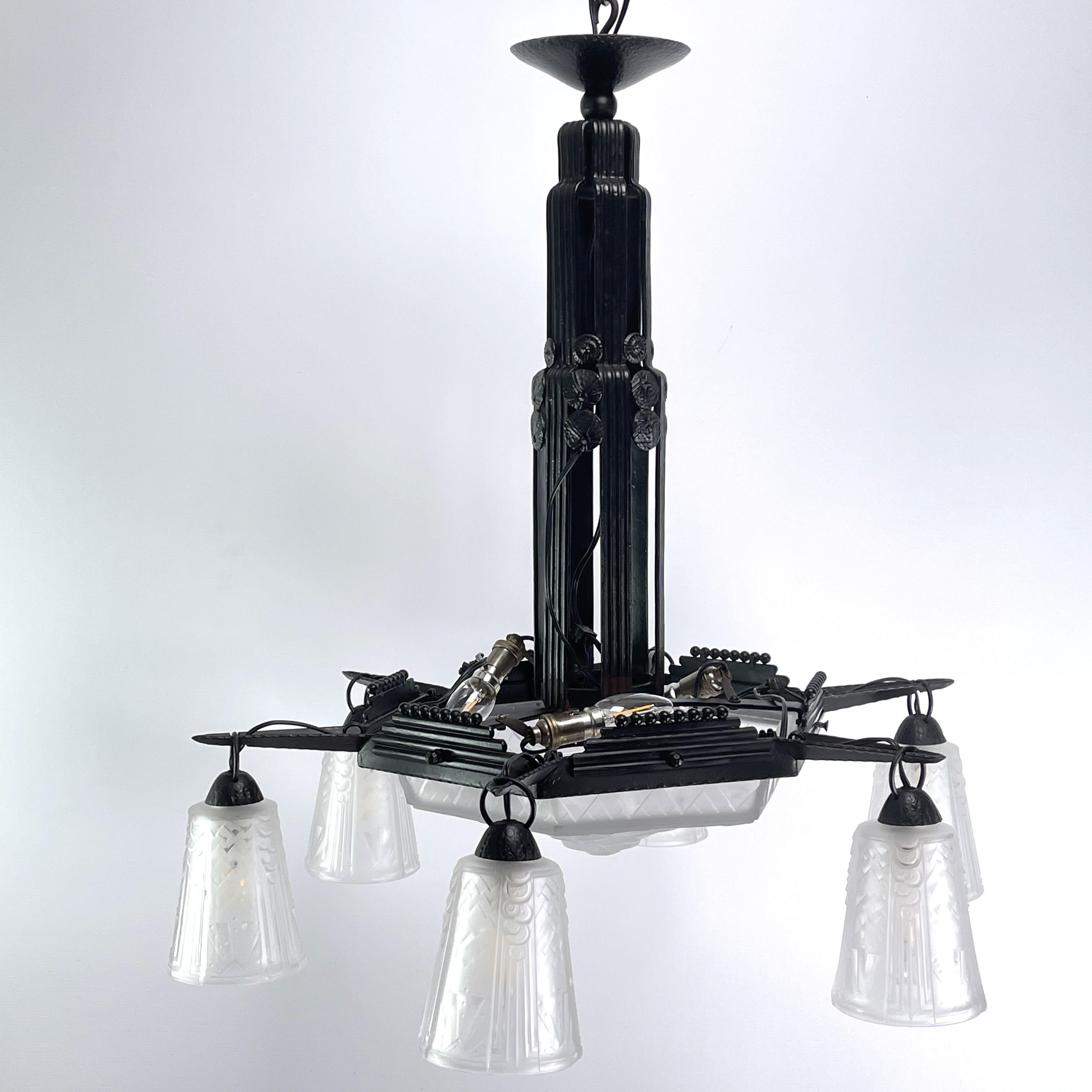 French Art Deco Ceiling Lamp by Muller Freres, Luneville and wrought iron by jag, 1930s For Sale