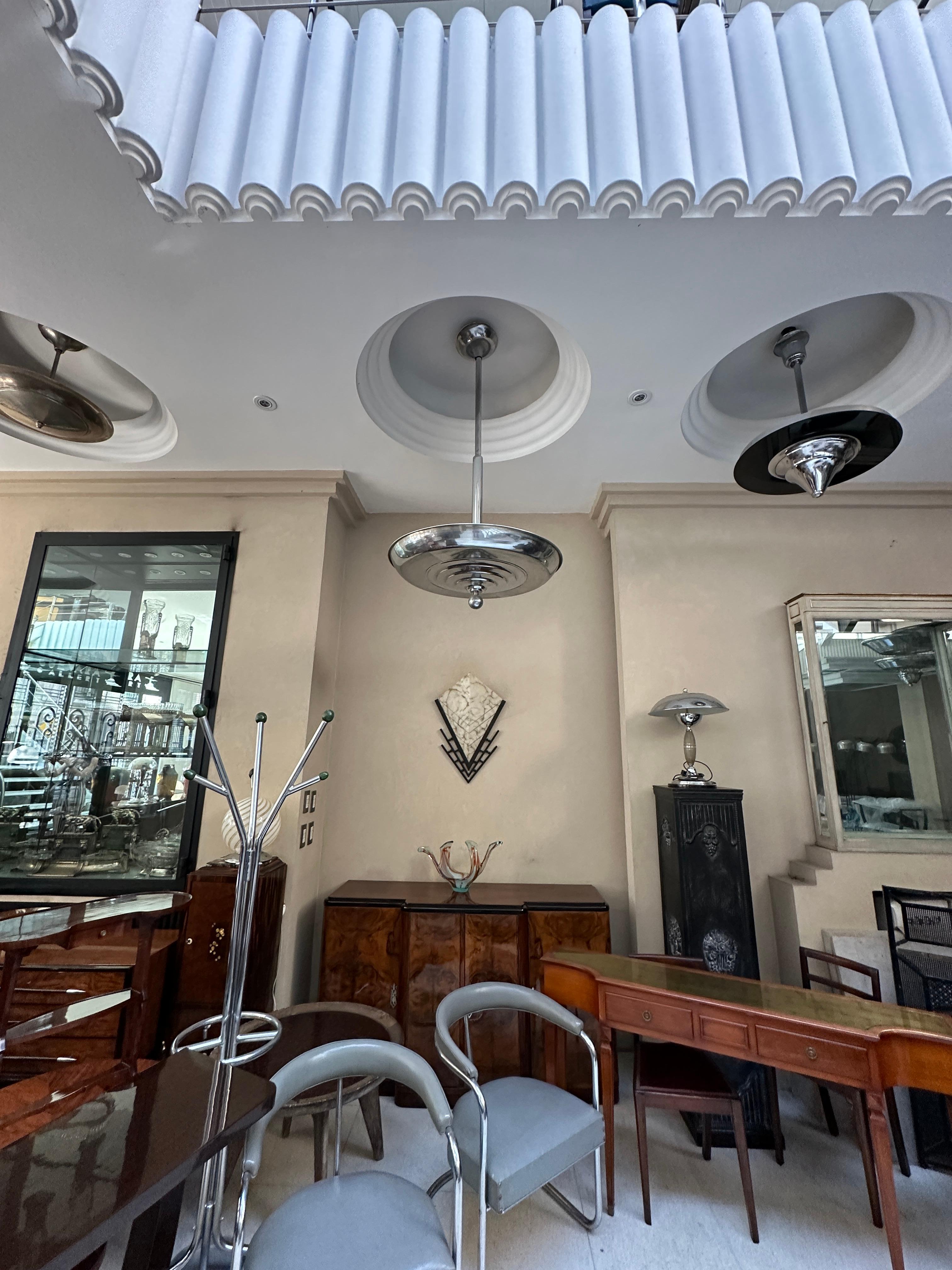 Lampada da soffitto Art Deco, Germania, 1920, Stile: Art Déco in cromo e opalina in vendita 8