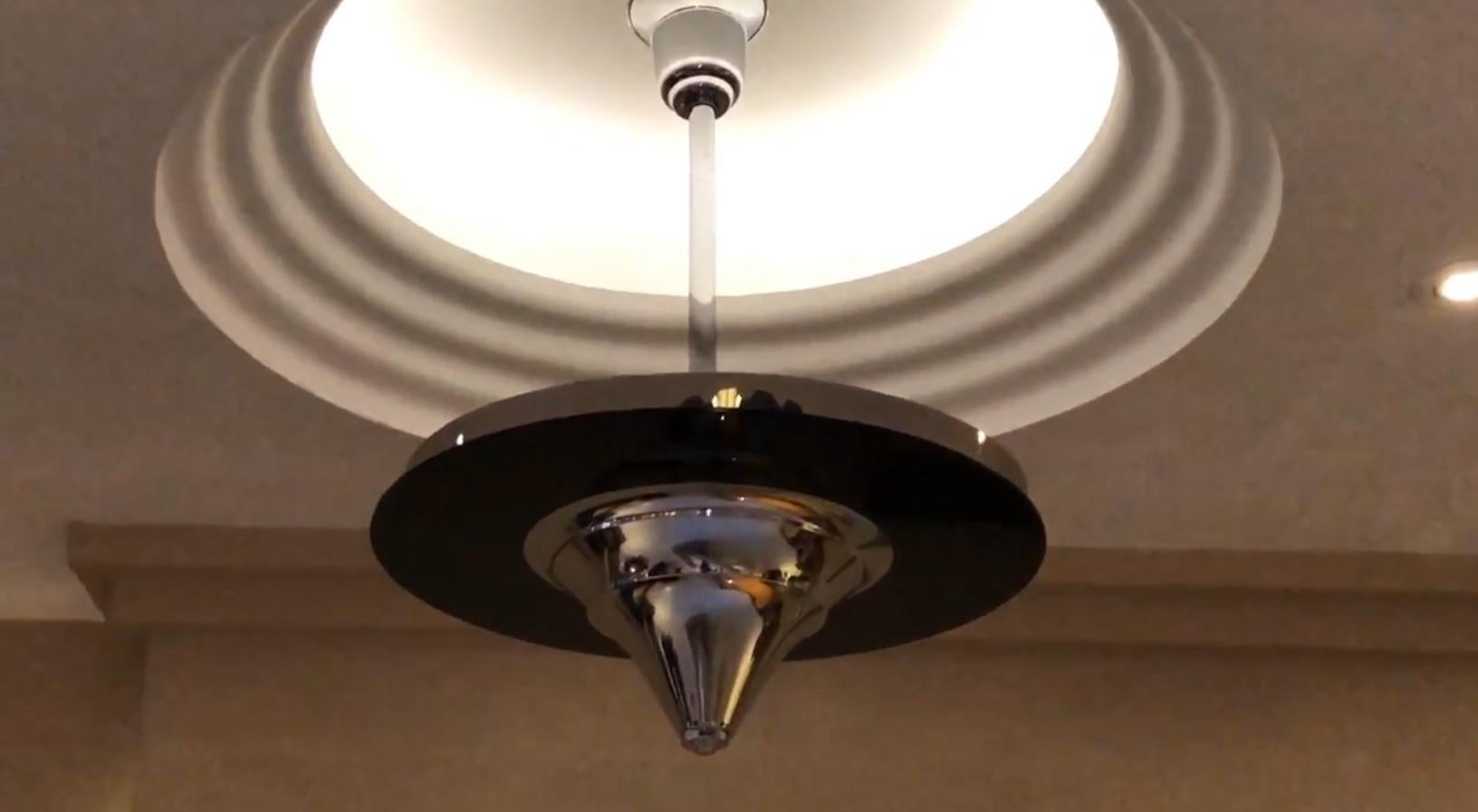 Lampada da soffitto Art Deco, Germania, 1920, Stile: Art Déco in cromo e opalina In condizioni buone in vendita a Ciudad Autónoma Buenos Aires, C