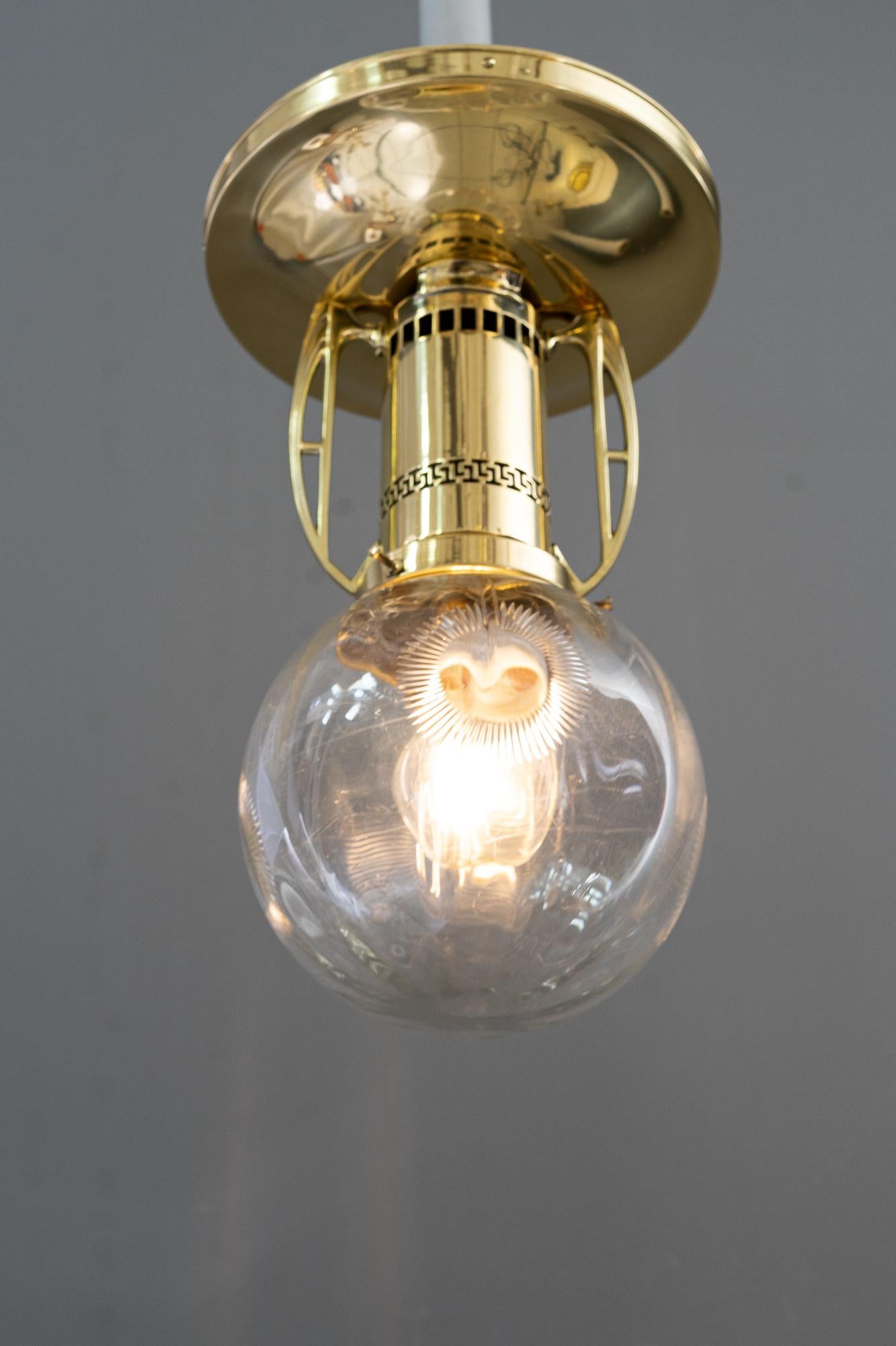 Lámpara de techo art decó con pantalla de cristal tallado viena alrededor de 1920 ( Cristal transparente ) principios del siglo XX en venta