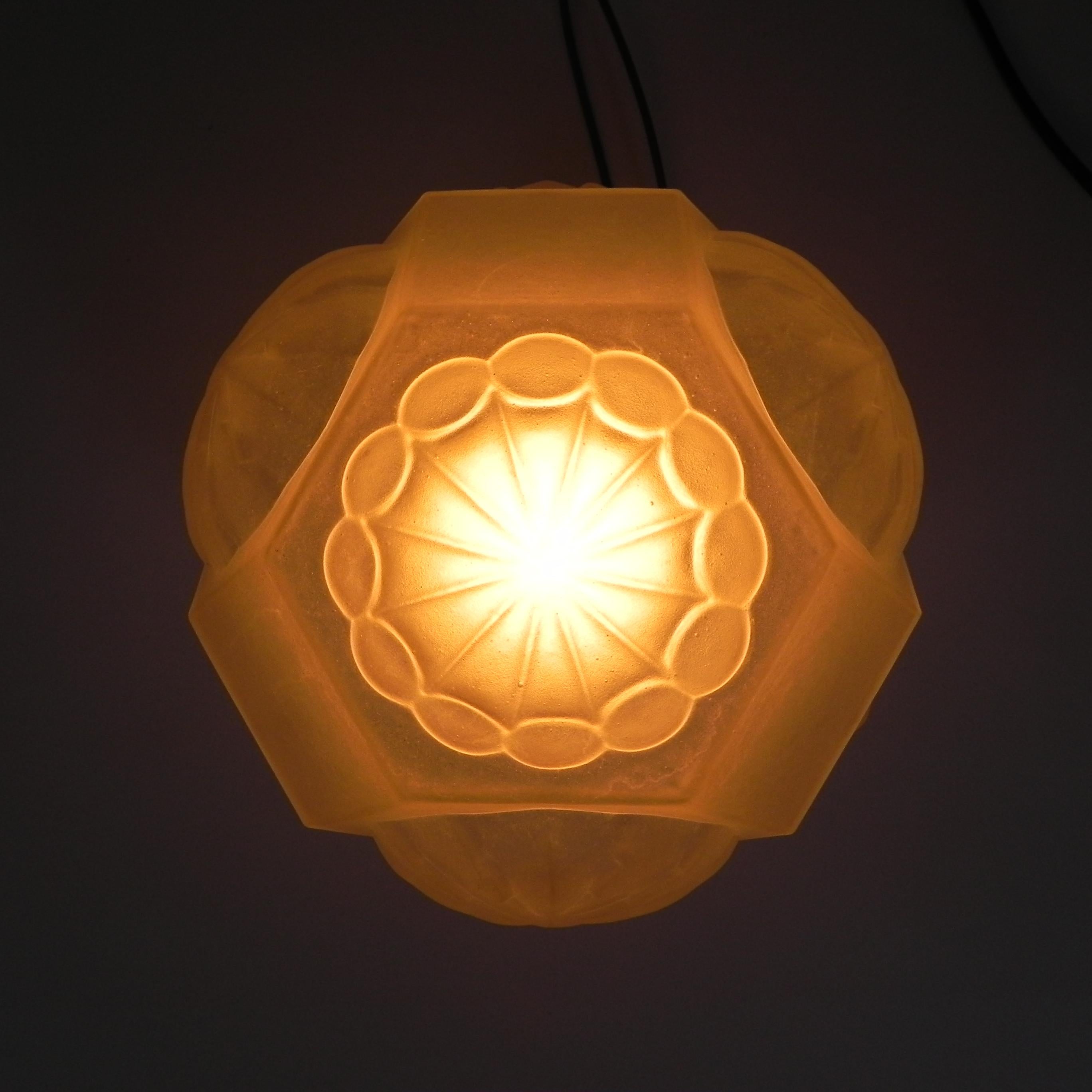 Art Deco ceiling lamp with glass shade, 1930s For Sale 5