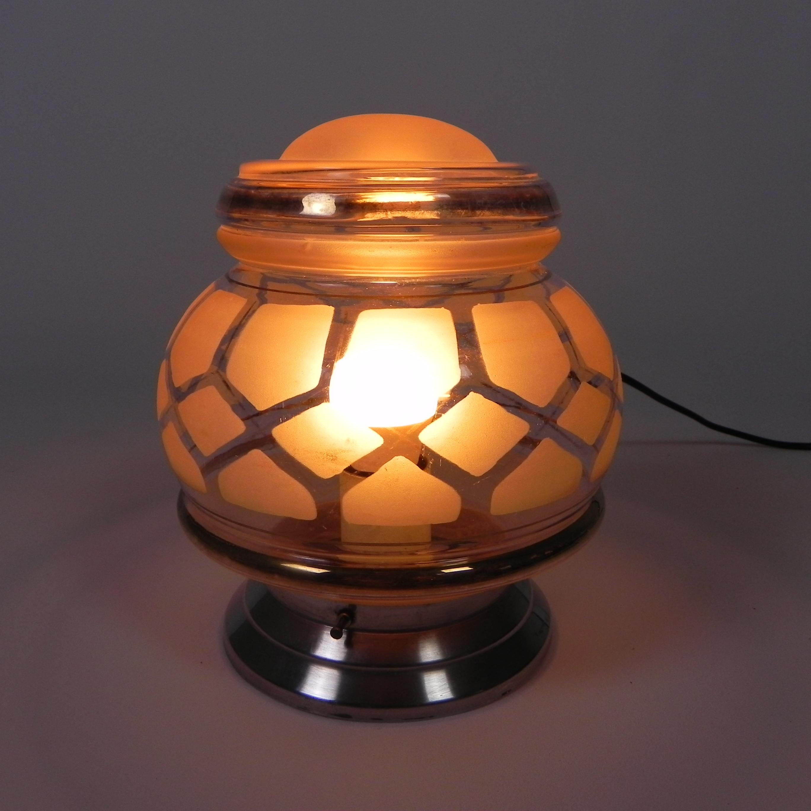 Art Deco ceiling lamp with glass shade, 1930s In Good Condition For Sale In EINDHOVEN, NL