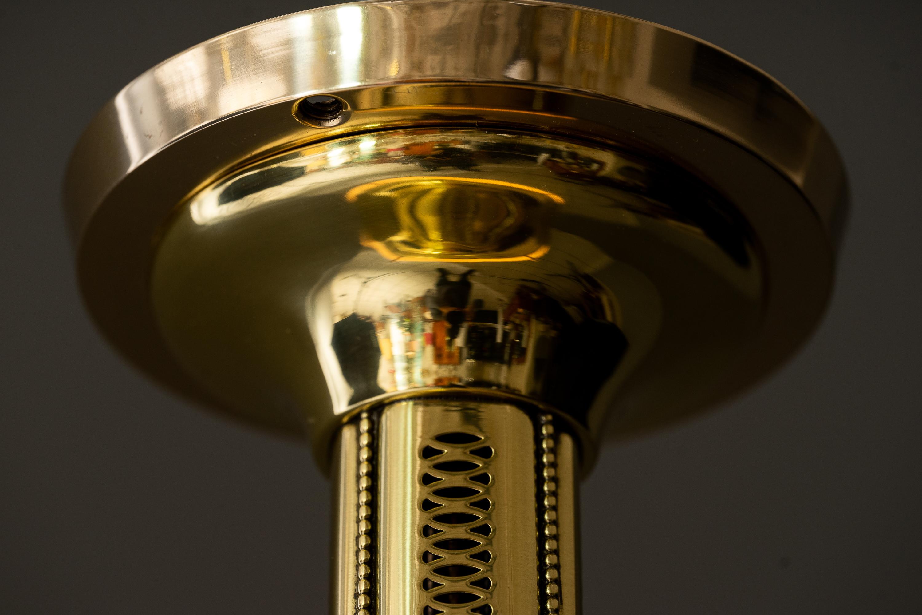Art-Déco-Deckenlampe mit Original-Glasschirm um 1920 im Angebot 2