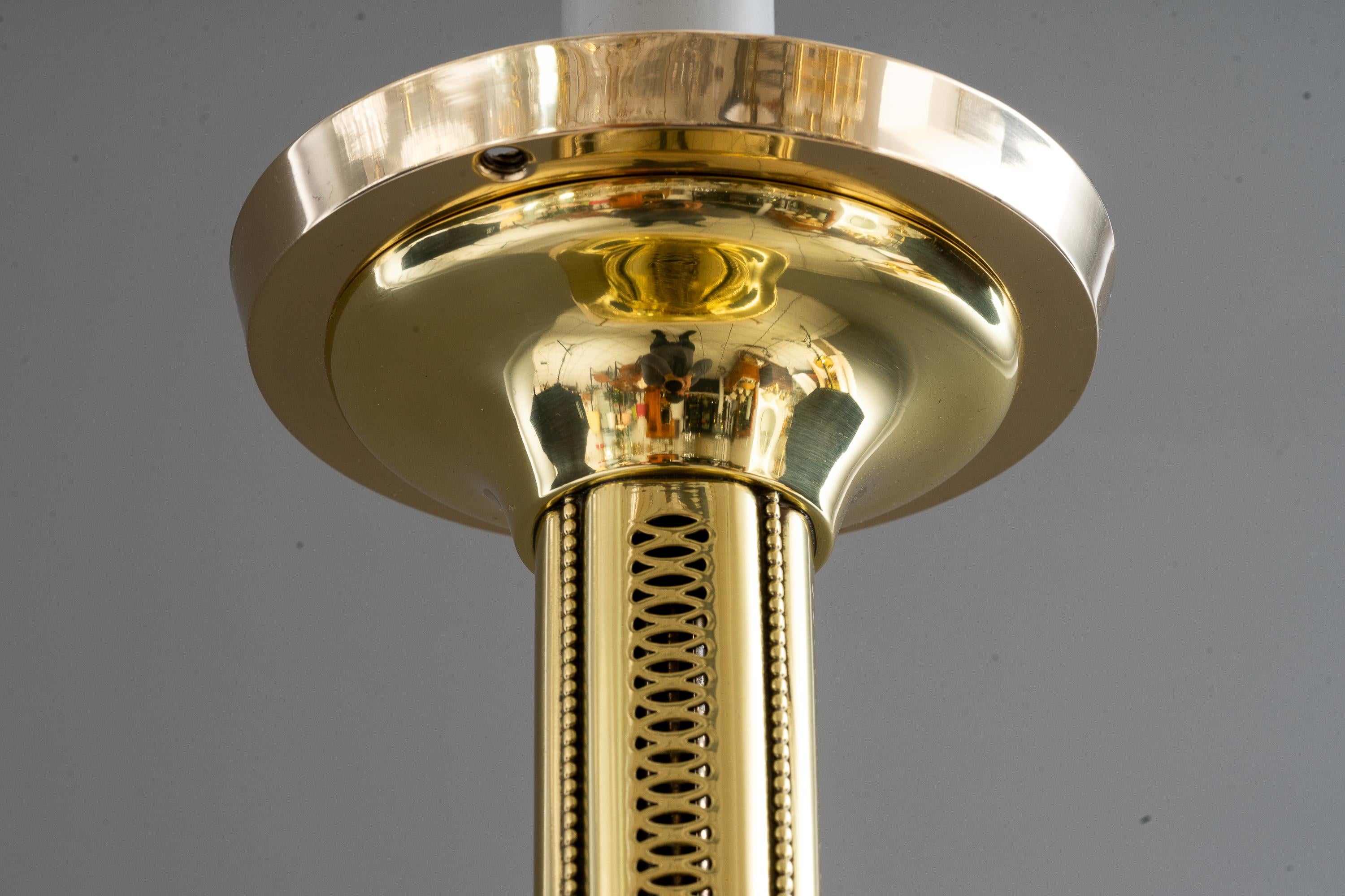 Art-Déco-Deckenlampe mit Original-Glasschirm um 1920 im Angebot 3