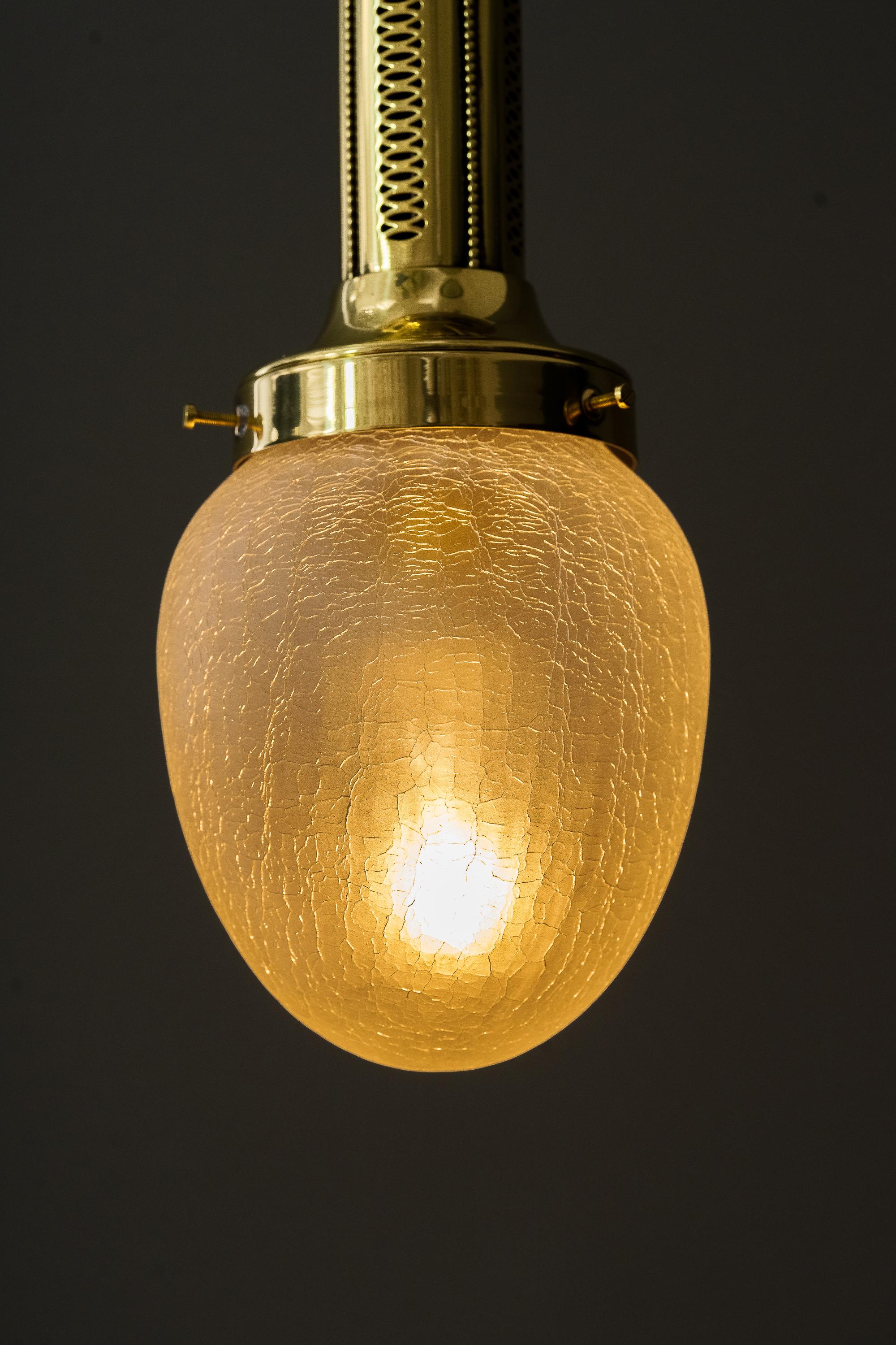 Art-Déco-Deckenlampe mit Original-Glasschirm um 1920 im Zustand „Gut“ im Angebot in Wien, AT