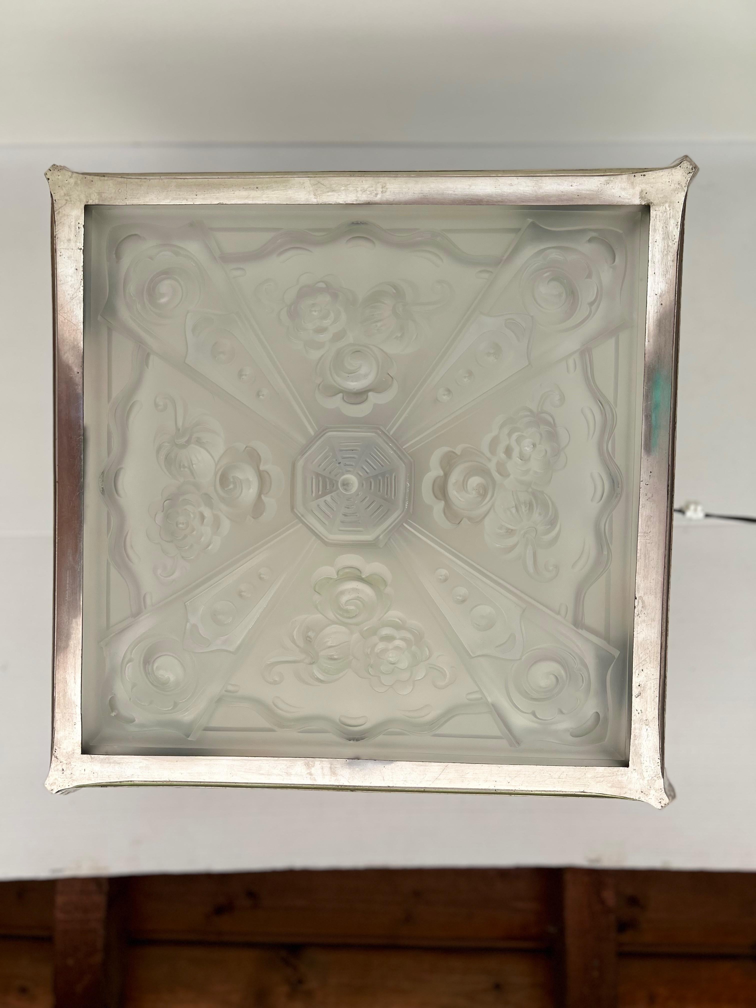 Art Deco Ceiling Light Attributed to Val Saint Lambert In Excellent Condition For Sale In NANTES, FR