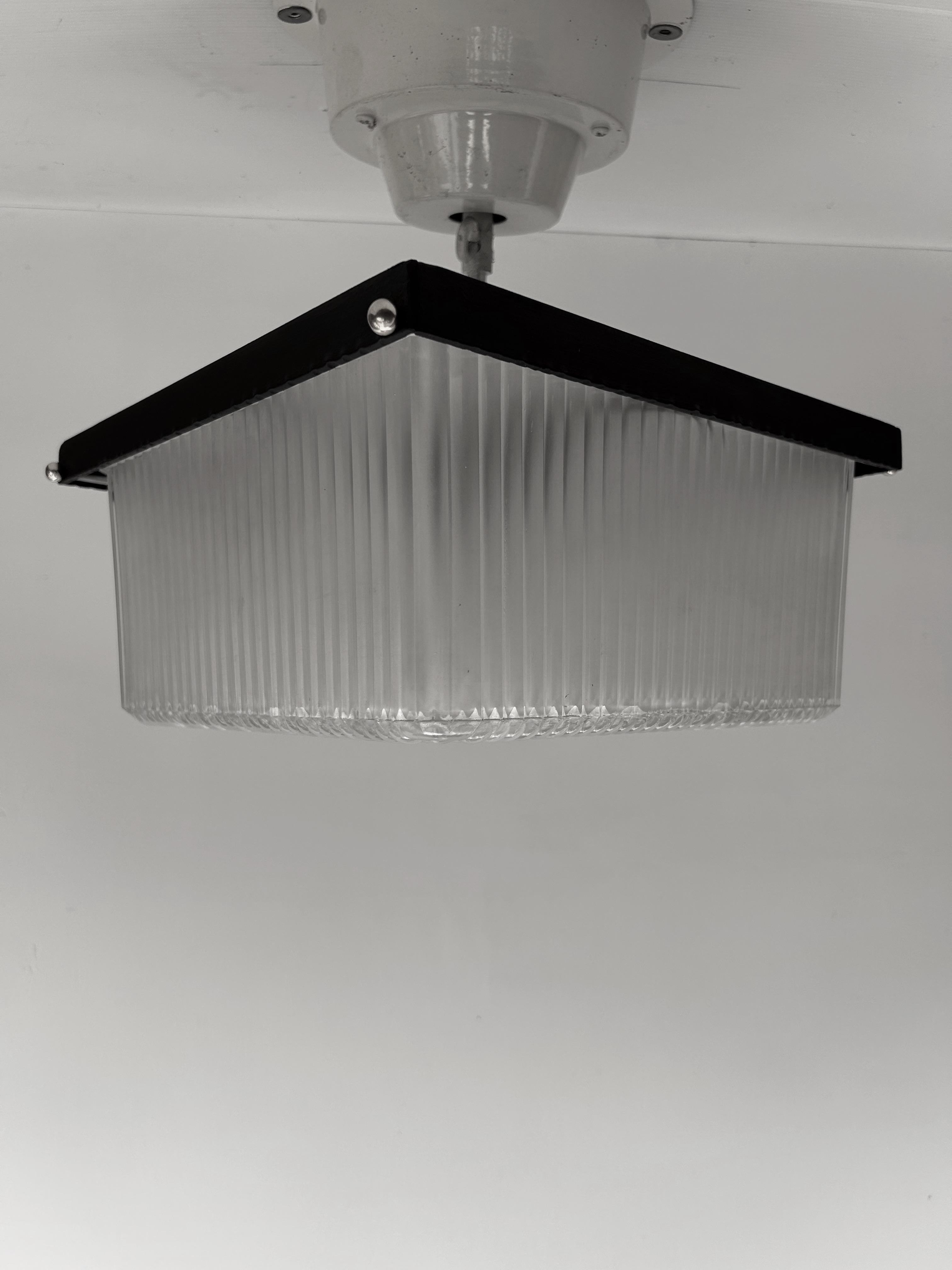 Francese Plafoniera Art Déco di Holophane in vendita