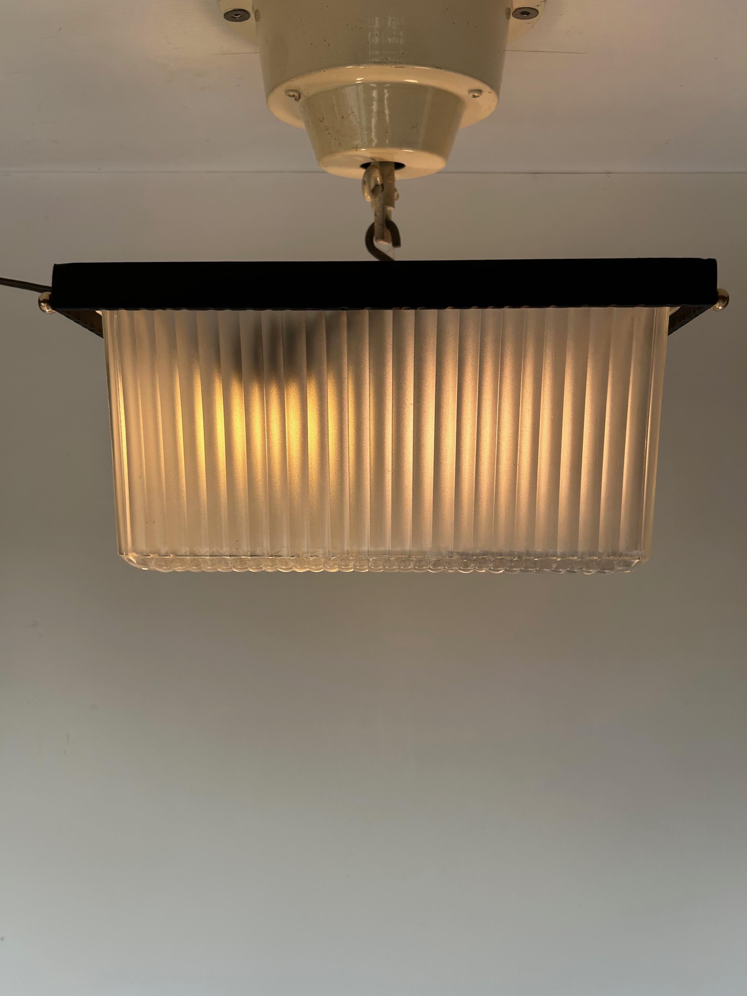 Vetro Plafoniera Art Déco di Holophane in vendita