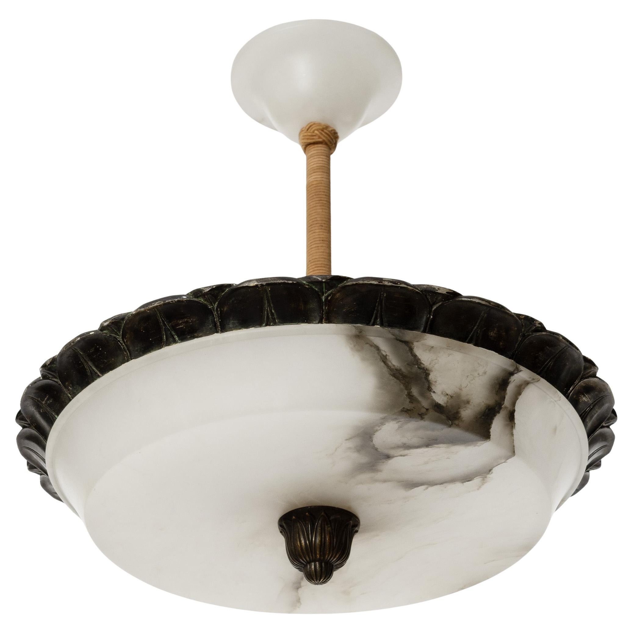 Art Déco Lampadario da soffitto Art Carved, bronzo alabastro intagliato e annerito, anni '30 in vendita