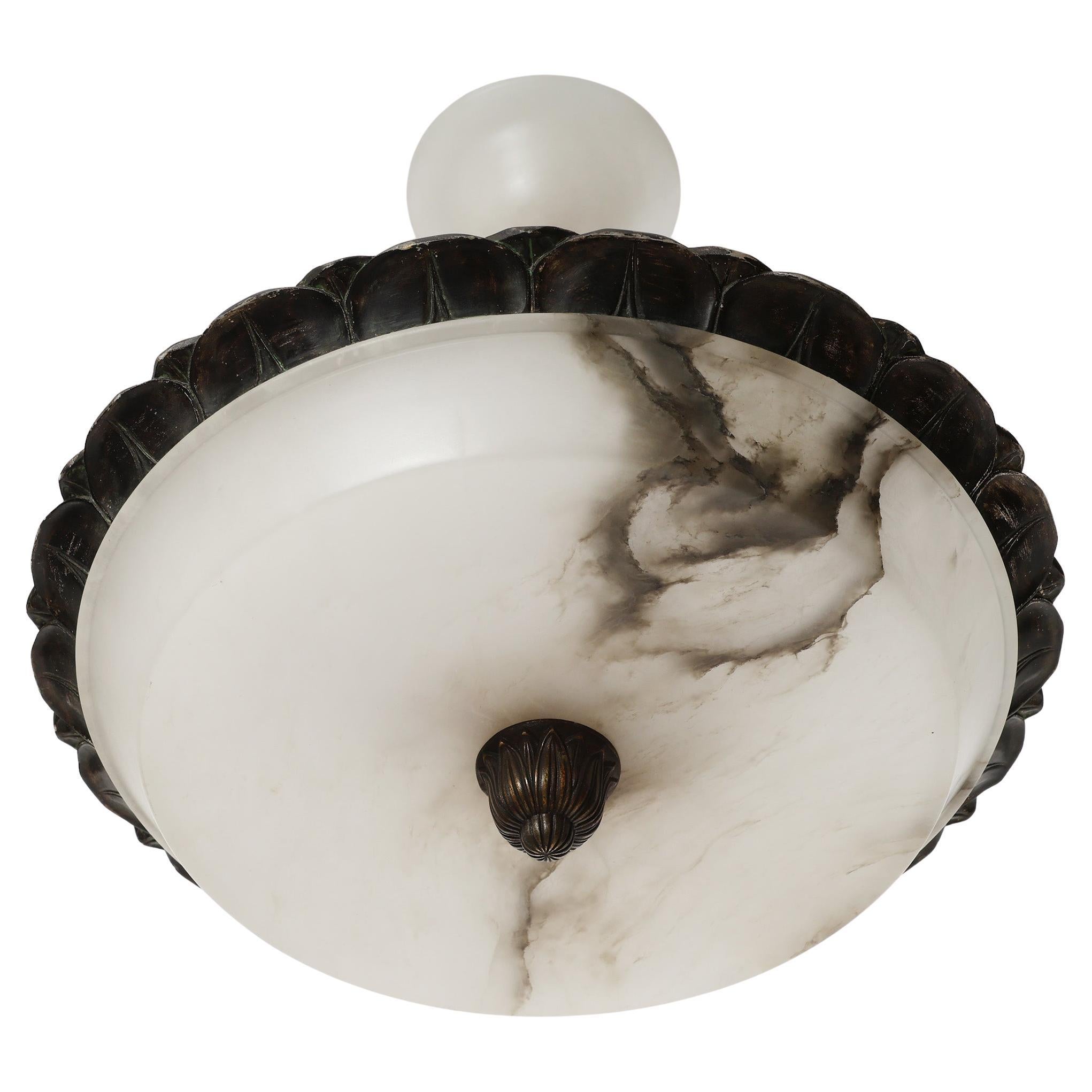 Lampadario da soffitto Art Carved, bronzo alabastro intagliato e annerito, anni '30 In condizioni buone in vendita a Hausmannstätten, AT