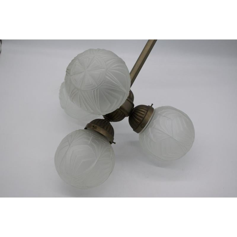 Plafonnier Art Déco à quatre globes, années 1930 en vente 1