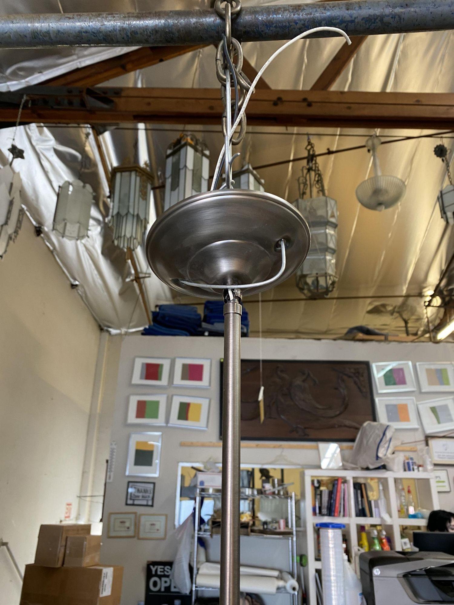 Americano Ciondolo da soffitto in stile Art Deco con globo di vetro School House in vendita