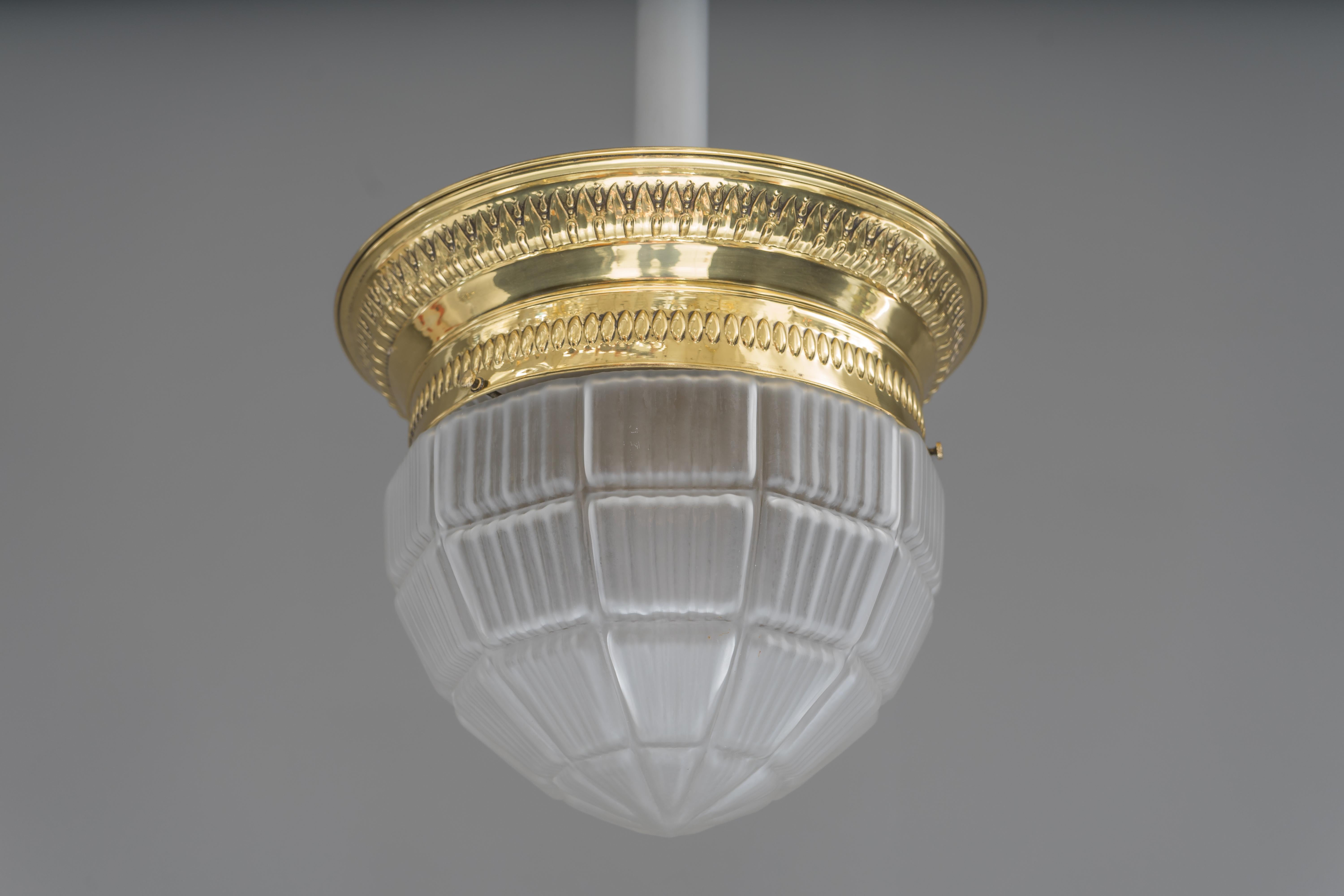 Art déco Lampe de plafond Art Déco Vienne circa 1920s avec verre original en vente