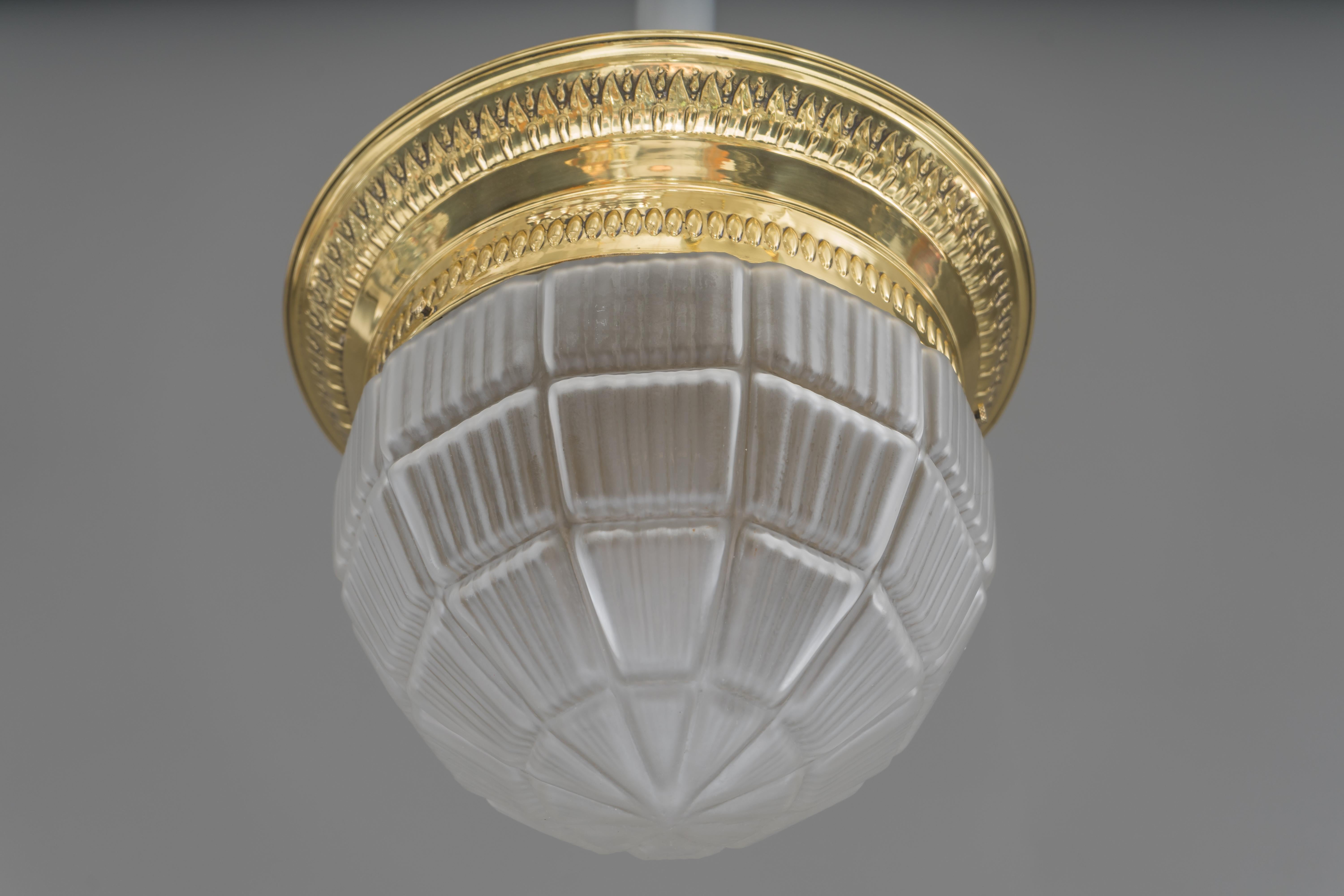 Art déco Lampe de plafond Art Déco Vienne circa 1920s avec verre original en vente
