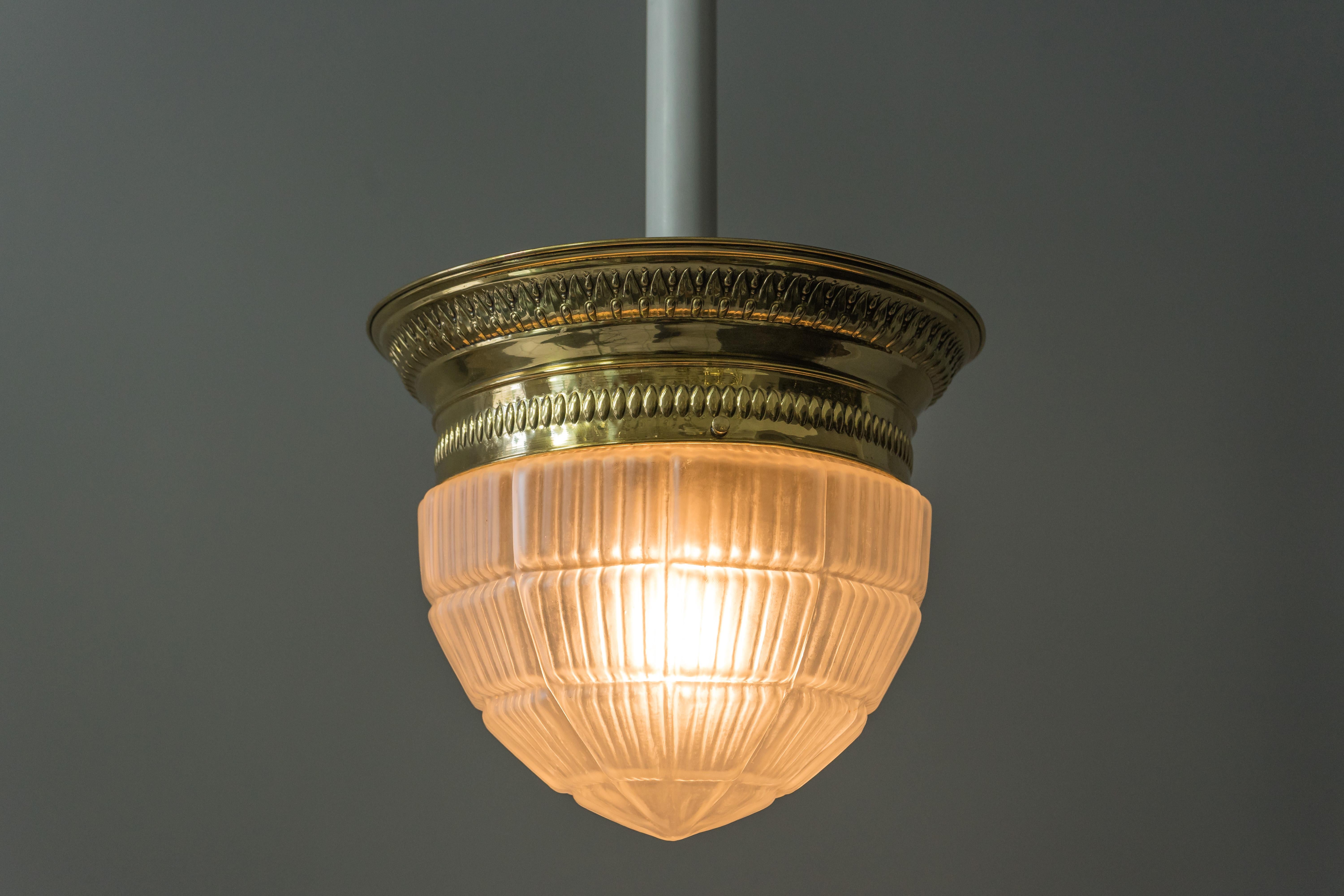 Verre Lampe de plafond Art Déco Vienne circa 1920s avec verre original en vente