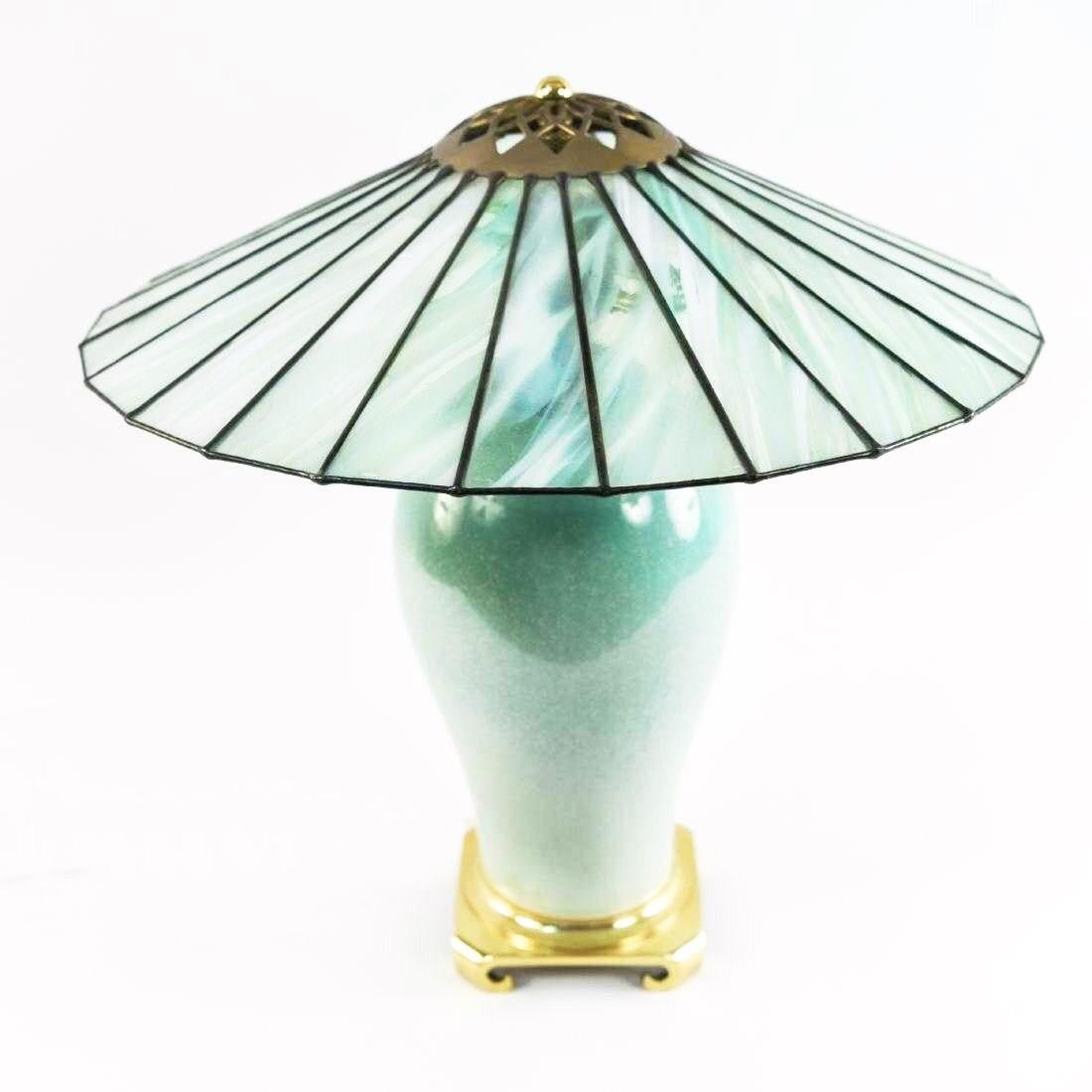 Art Deco Celadon-Porzellan-Urne für Meerjungfrauen:: Bleiglas-Schlacke-Schirm:: meerschaumgrün. Atemberaubende Vintage Art Deco Meerjungfrau Seladon Meer Schaum grün Urne Porzellan Lampe mit Schlacke Glas Schatten