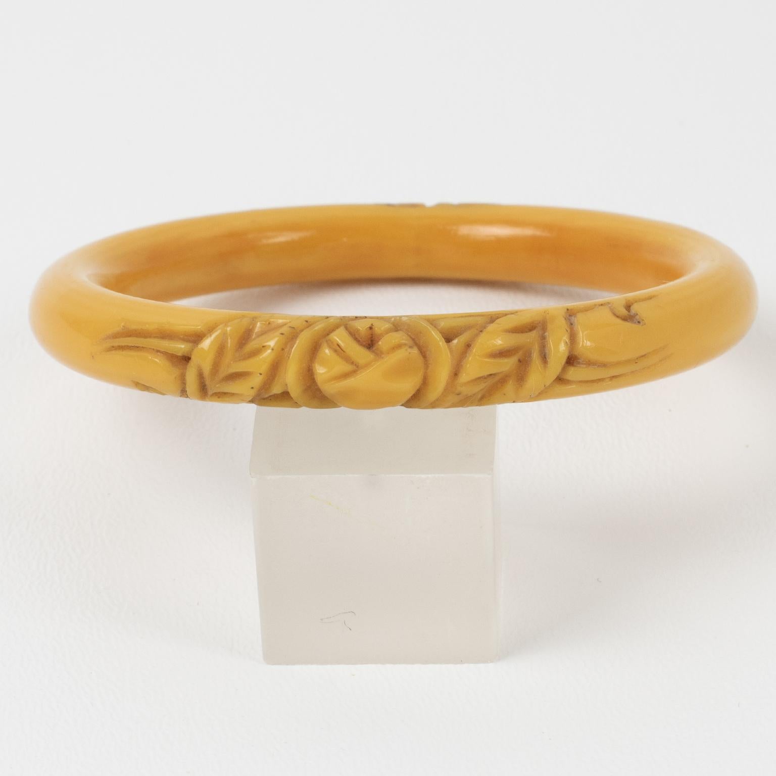 Bracciale Art Deco in celluloide intagliata Bangle Design/One In condizioni buone in vendita a Atlanta, GA