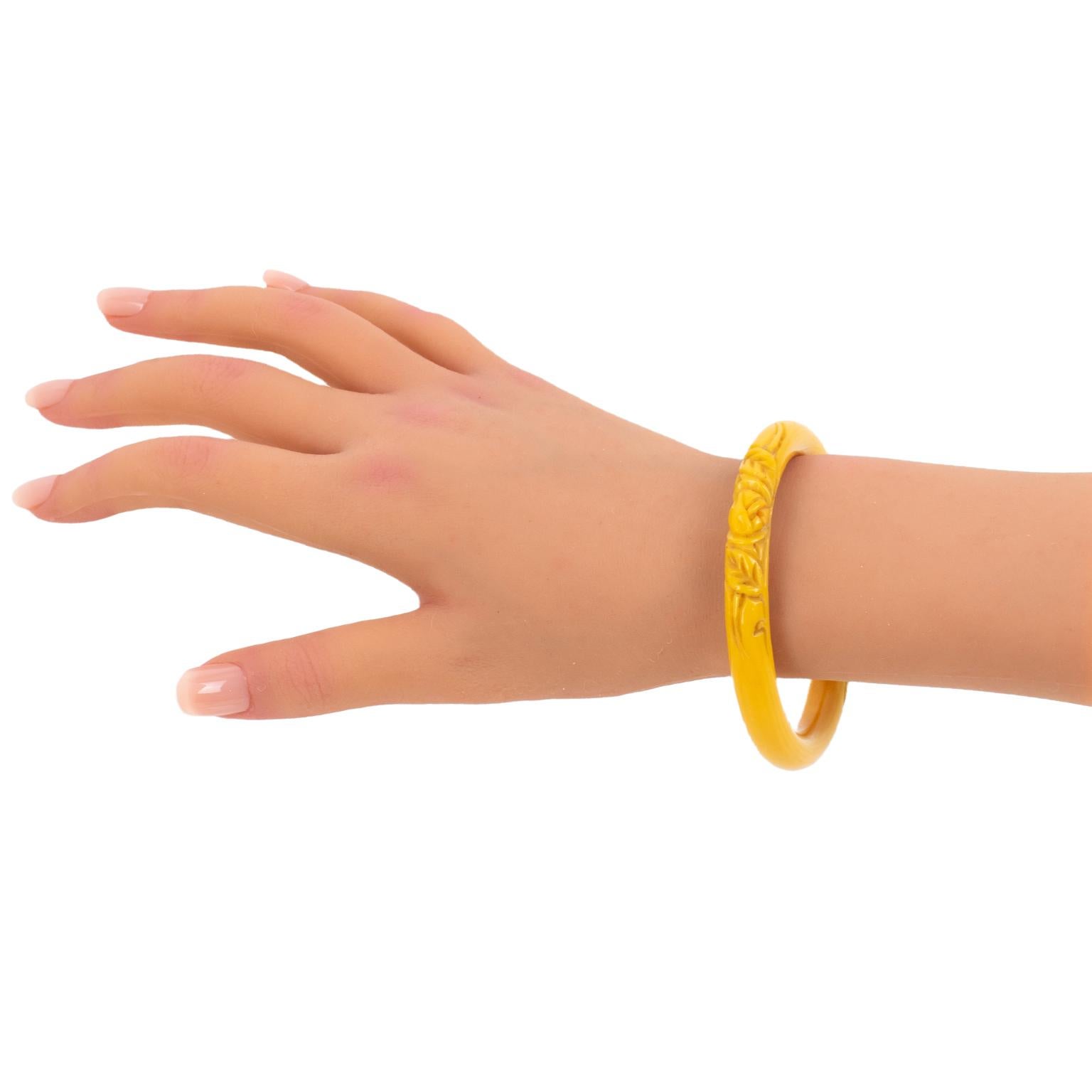 da uomo o donna Bracciale Art Deco in celluloide intagliata Bangle Design/One in vendita