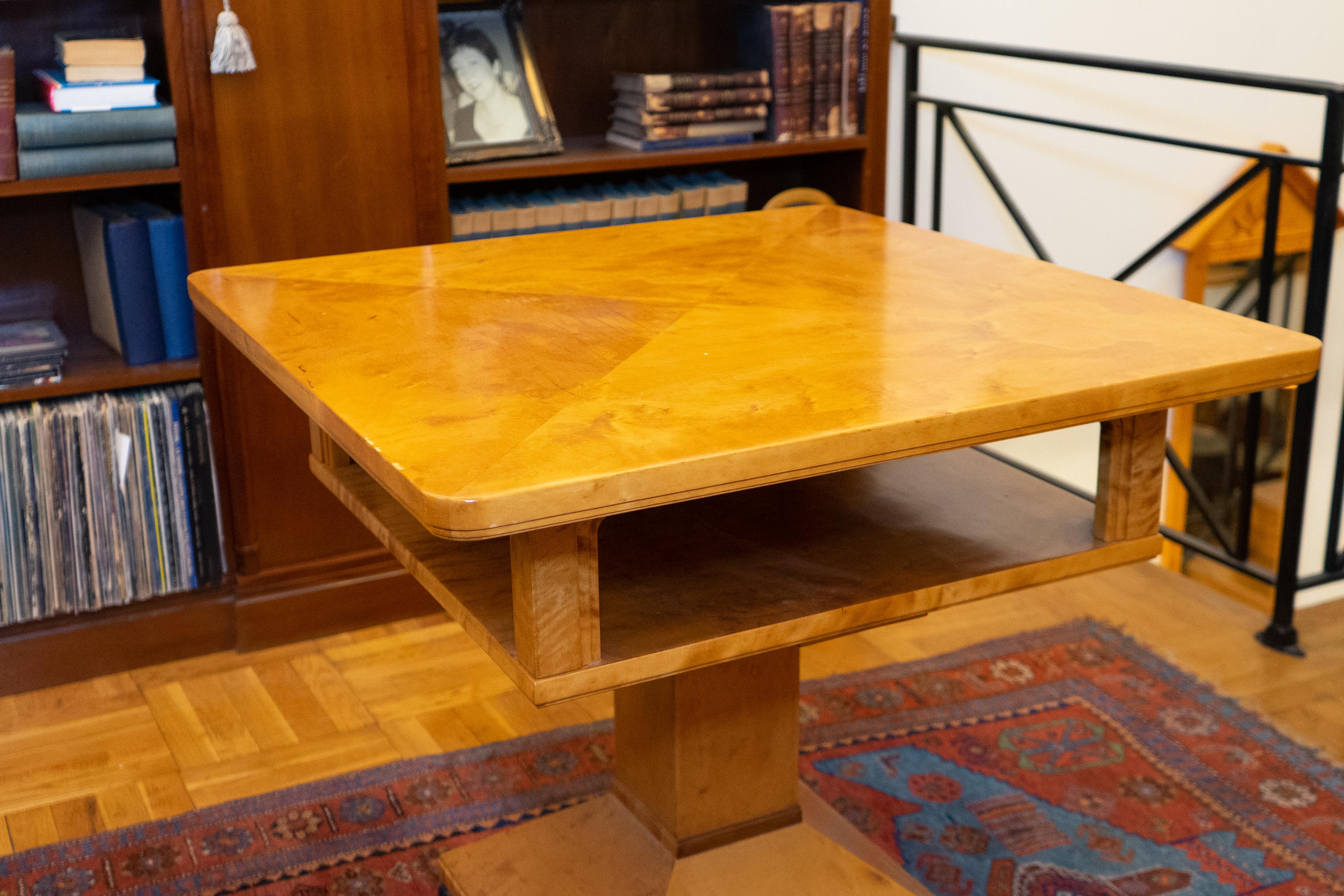 Art Deco Center Table in Birch For Sale 6