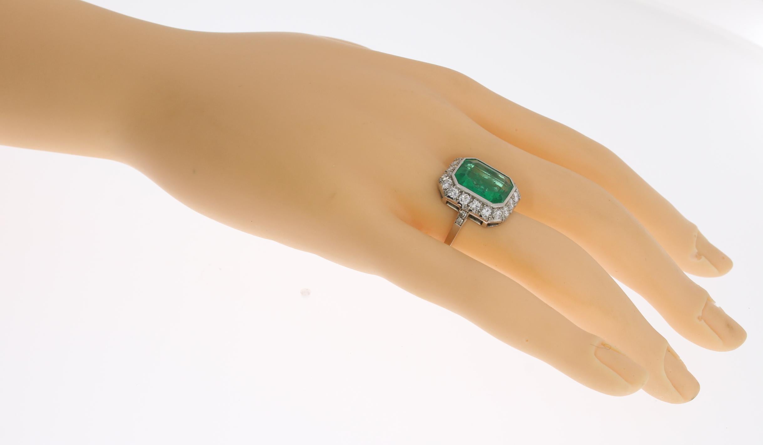 Art Deco Central 4.76 Carat Emerald Diamond Platinum Ring For Sale 1