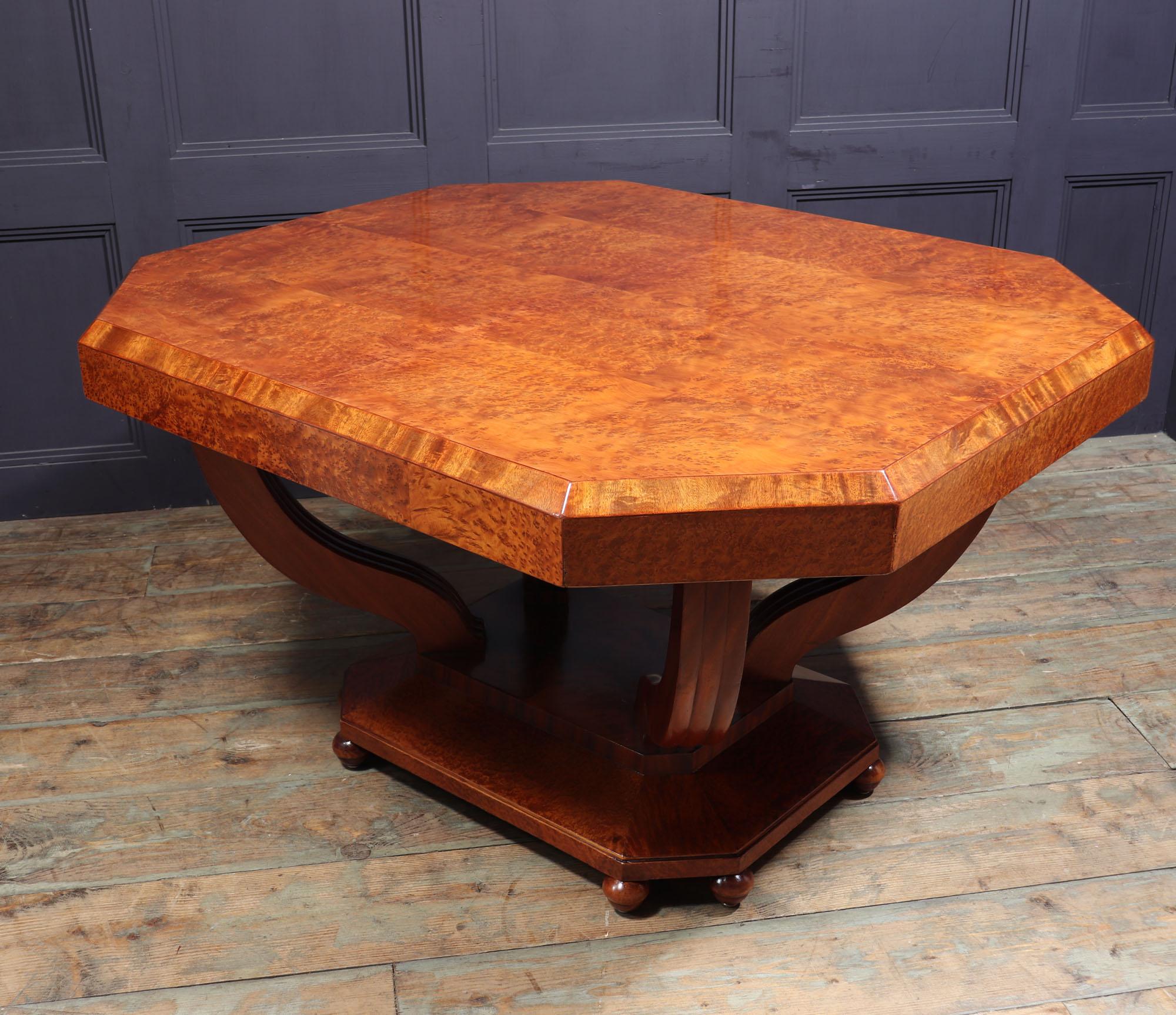 Art Deco Centre Table in Burr Yew For Sale 5