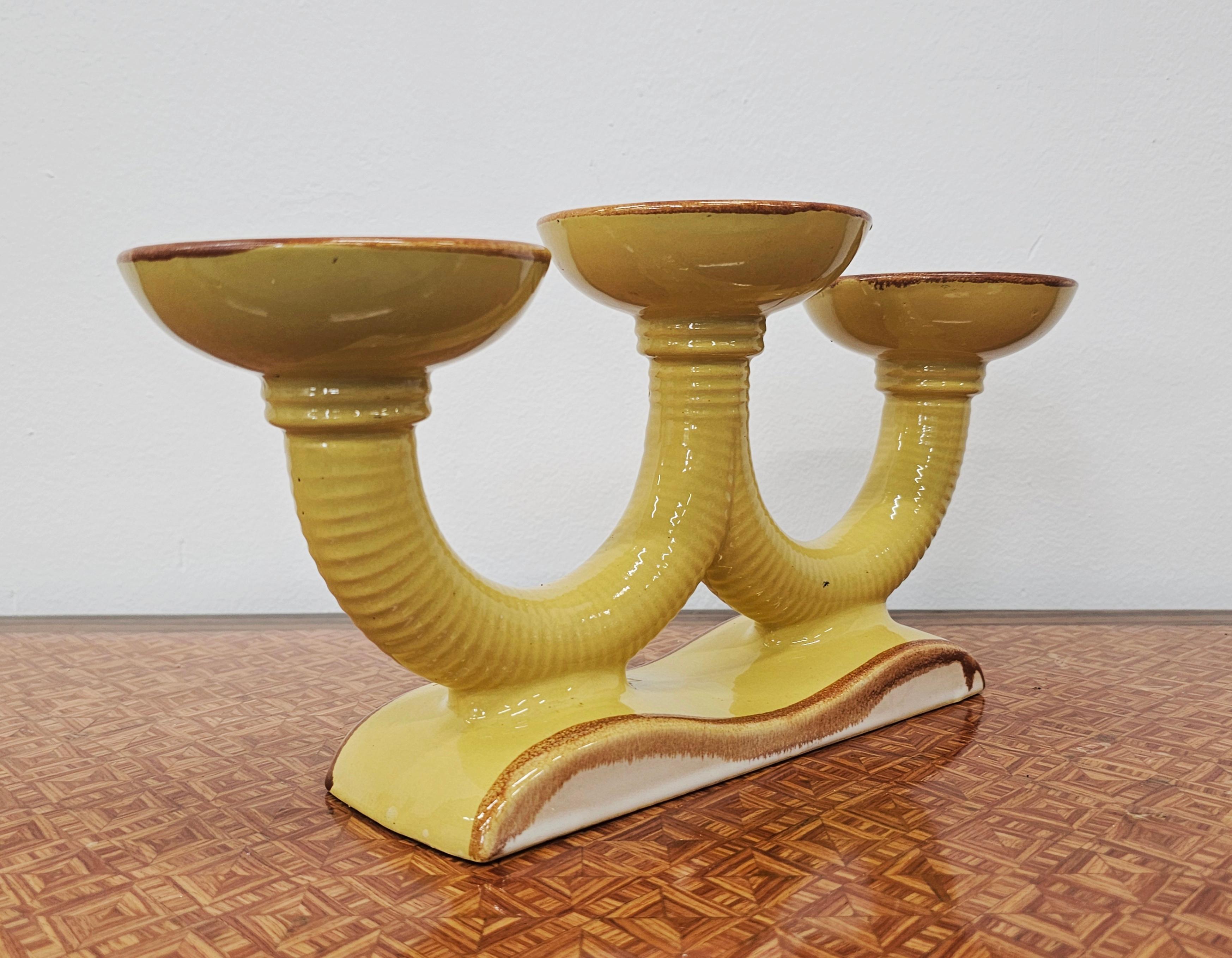 Metà XX secolo Portacandele a tre bracci in ceramica Art Déco, Francia, anni '50 in vendita