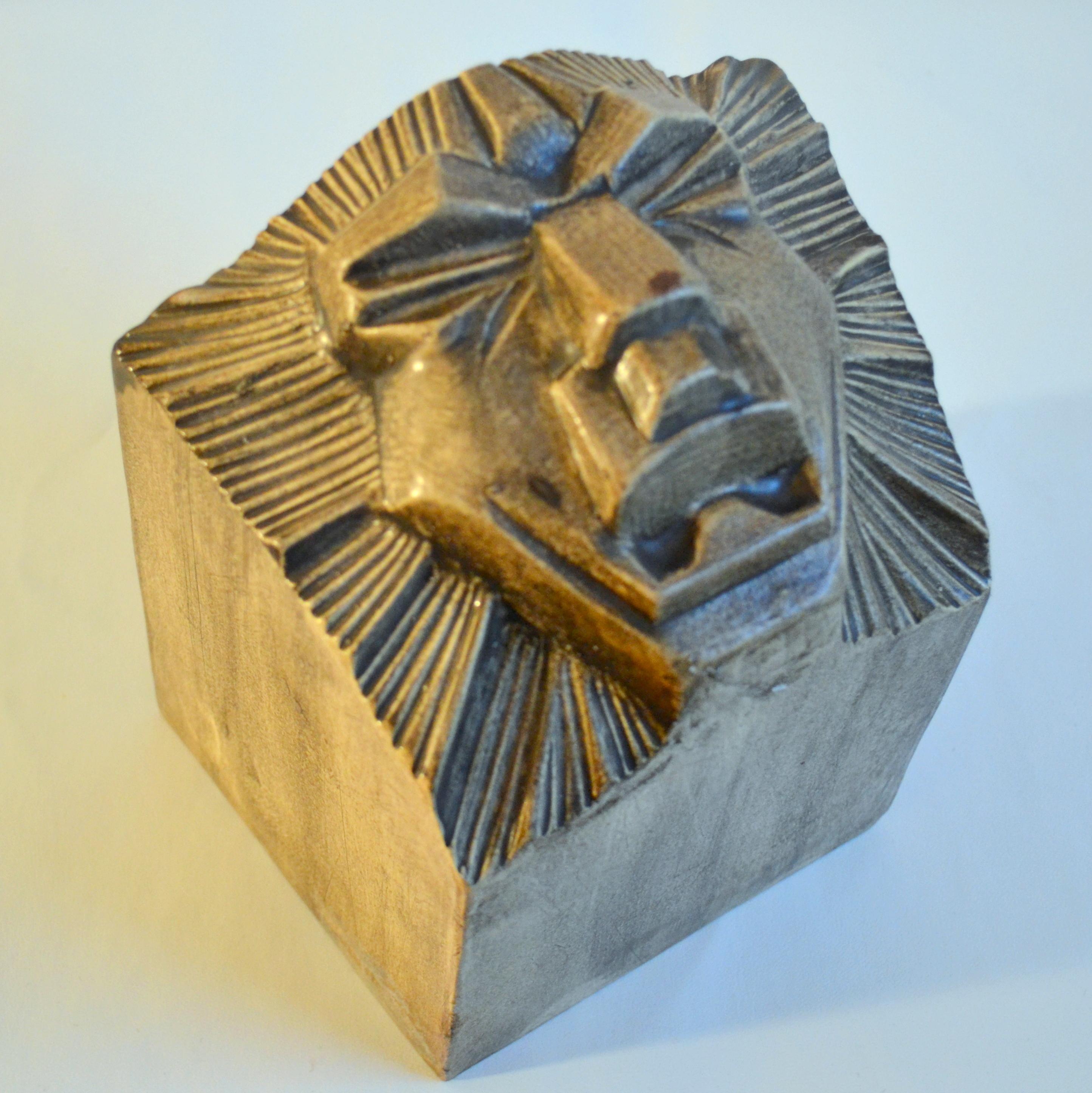 Mid-20th Century Art Deco Bookends in Ceramic with the Shape of Lion Heads For Sale