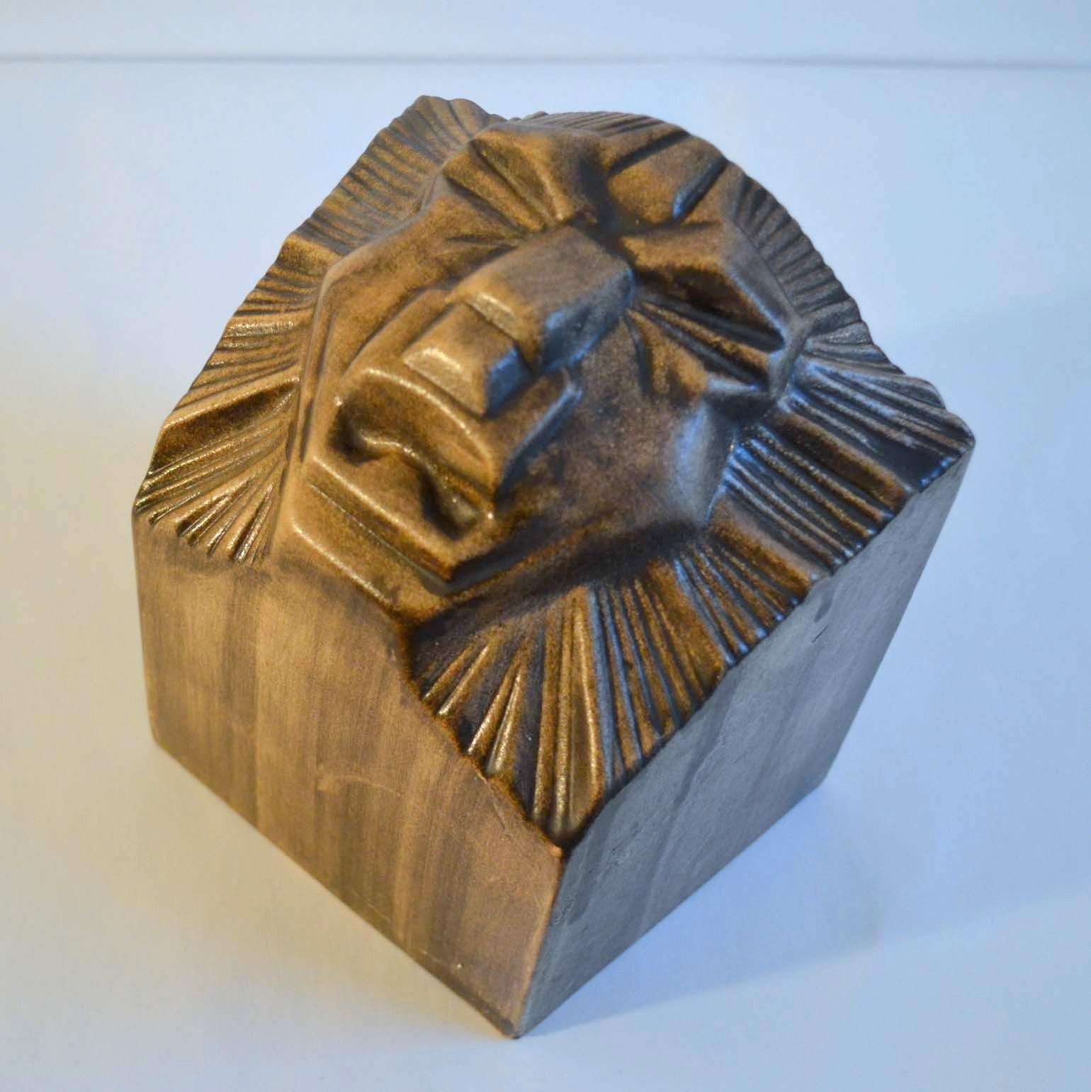 Art Deco Bookends in Ceramic with the Shape of Lion Heads For Sale 1