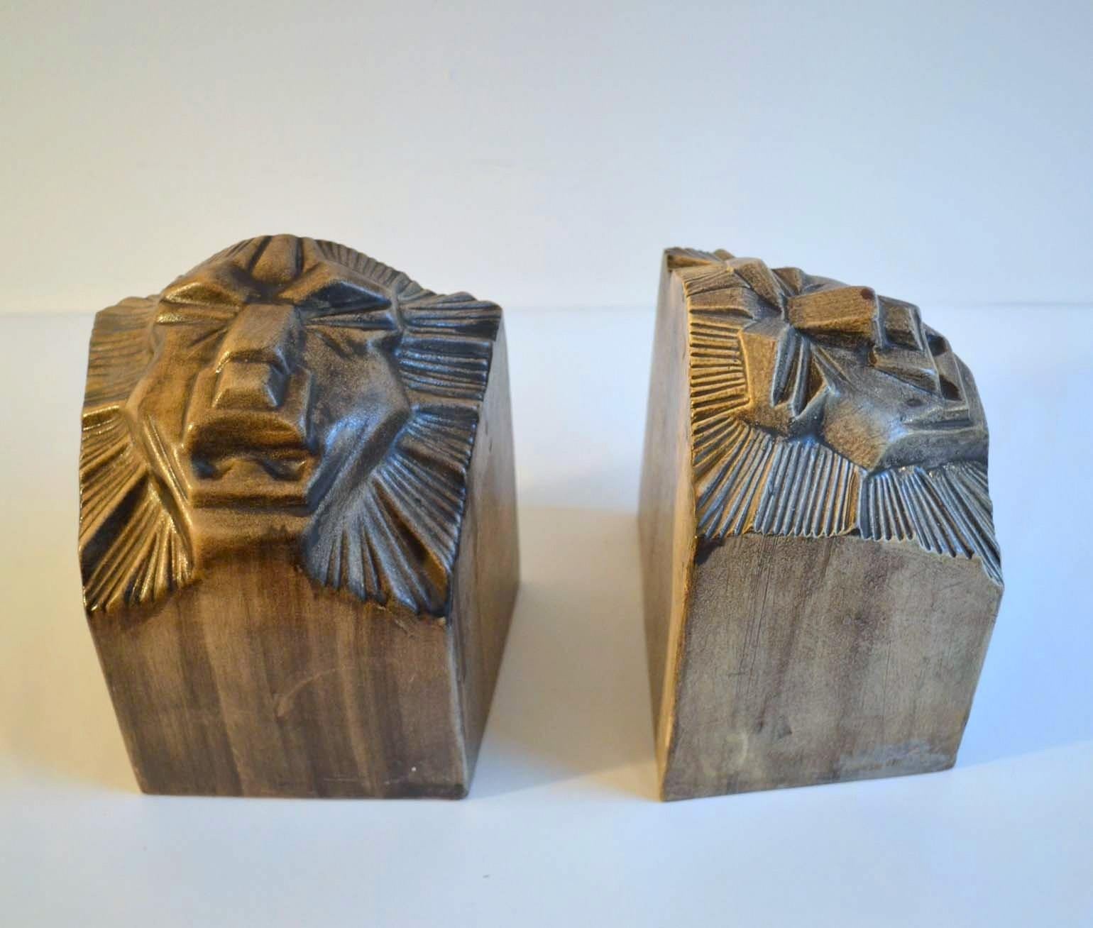 Art Deco Bookends in Ceramic with the Shape of Lion Heads For Sale 2