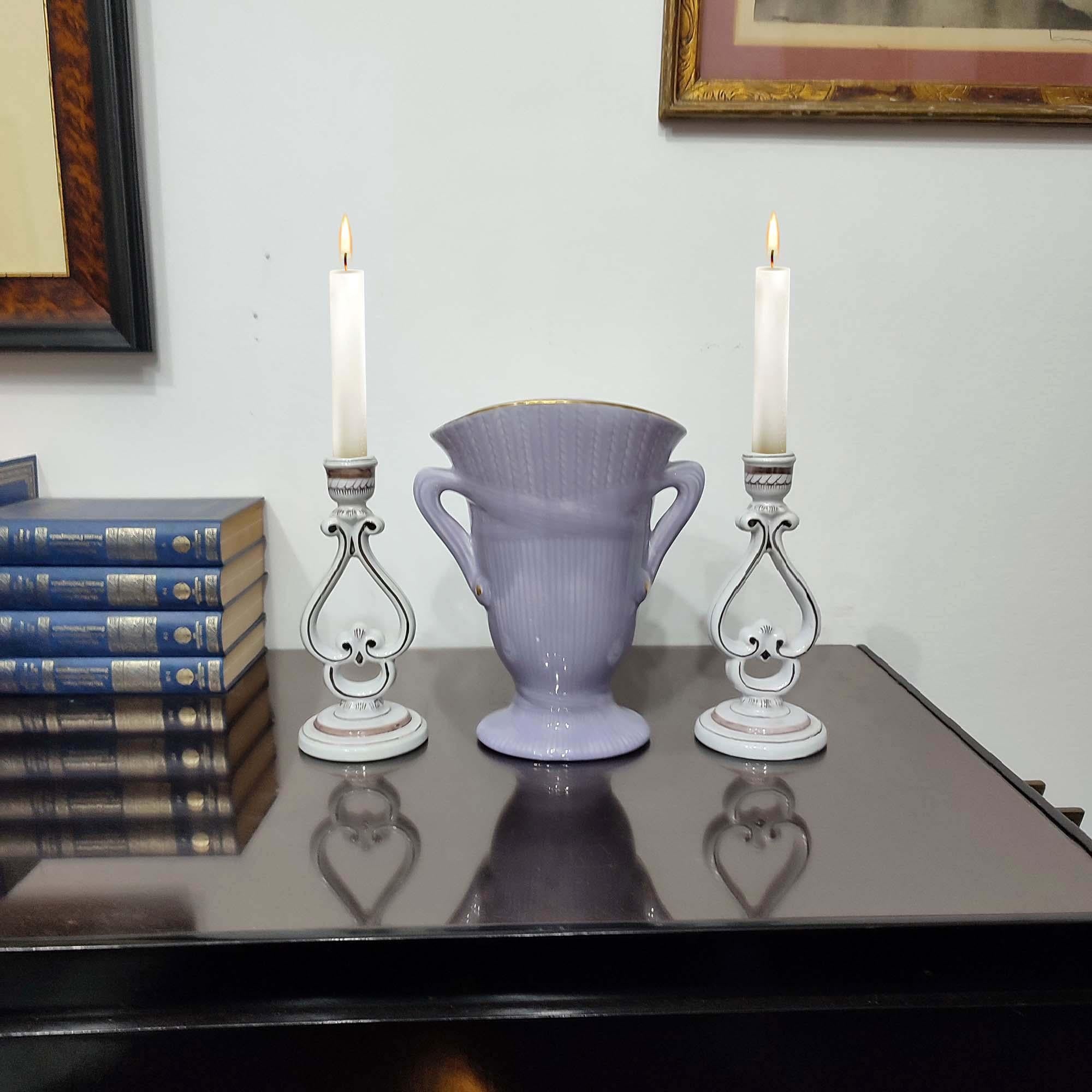 Museum items, very rare pair of ceramic candle holders designed by Arthur Percy, manufactured by Gefle. Made in Sweden in the 1920s.
Similar model exhibited at Länsmuseet Gävleborg.
Dimensions: height 22 cm.