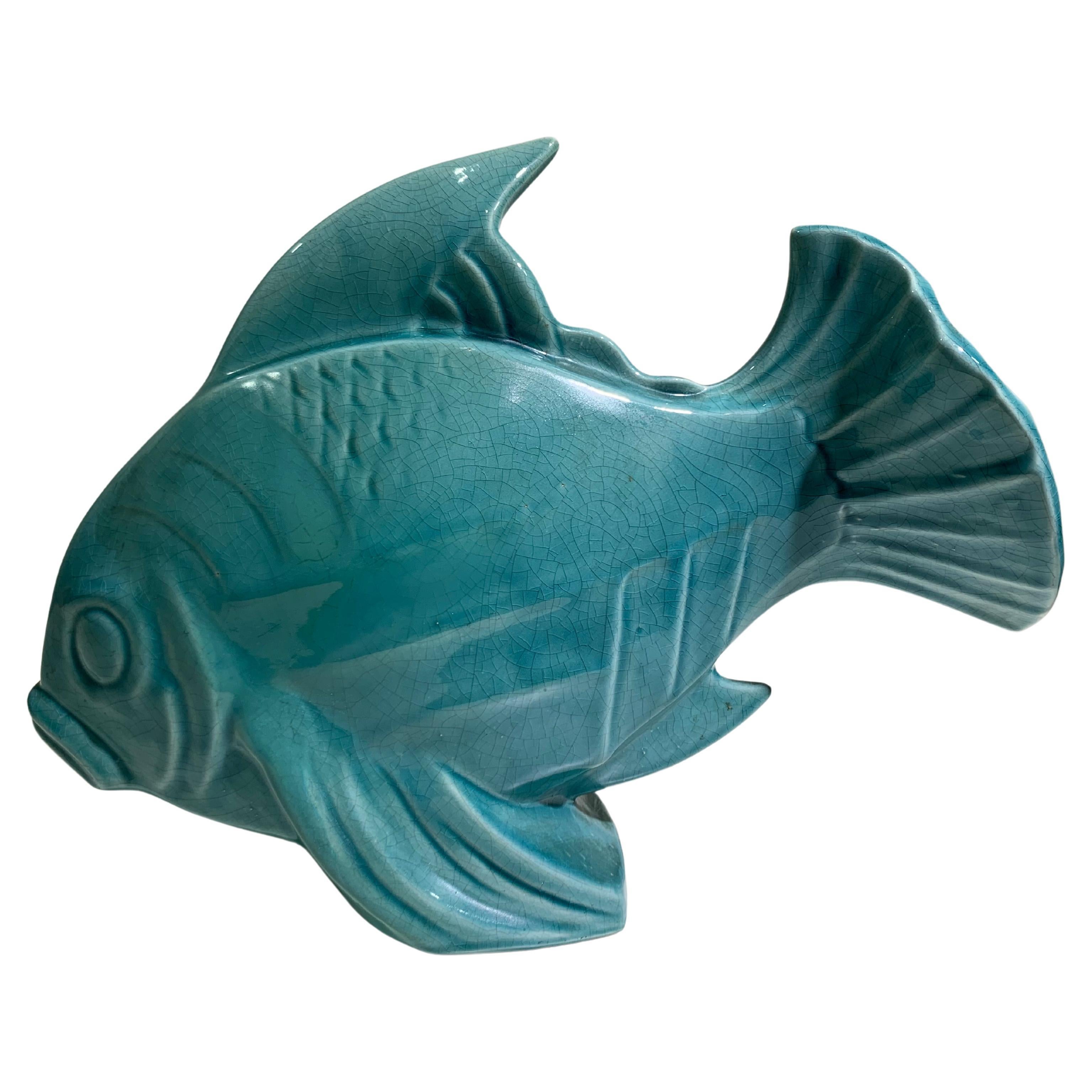 Fish en céramique Art Déco, signé « Lejan » en français en vente