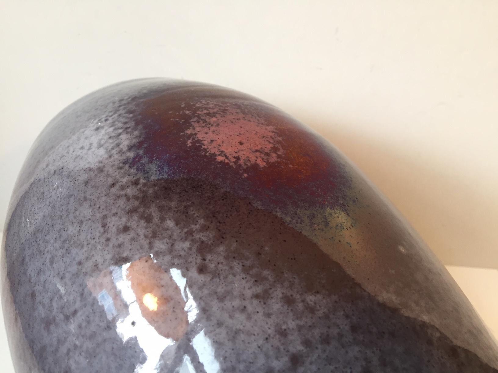 Poteries Vase de sol en céramique Art Déco avec sang de bœuf par bo, Danemark, années 1930 en vente