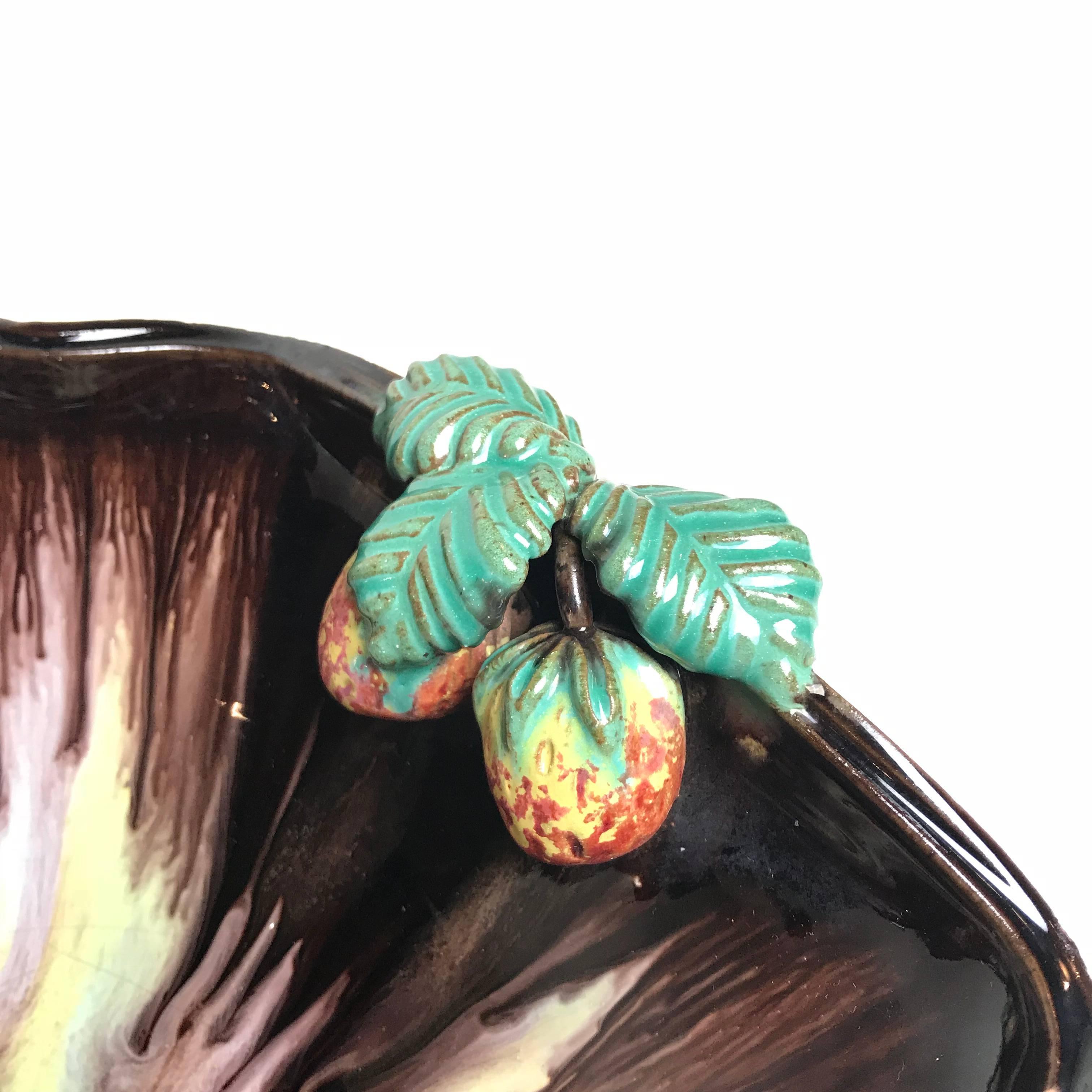 Art déco Coupe à fruits en céramique émaillée Art Déco avec fraises:: années 1930:: Allemagne