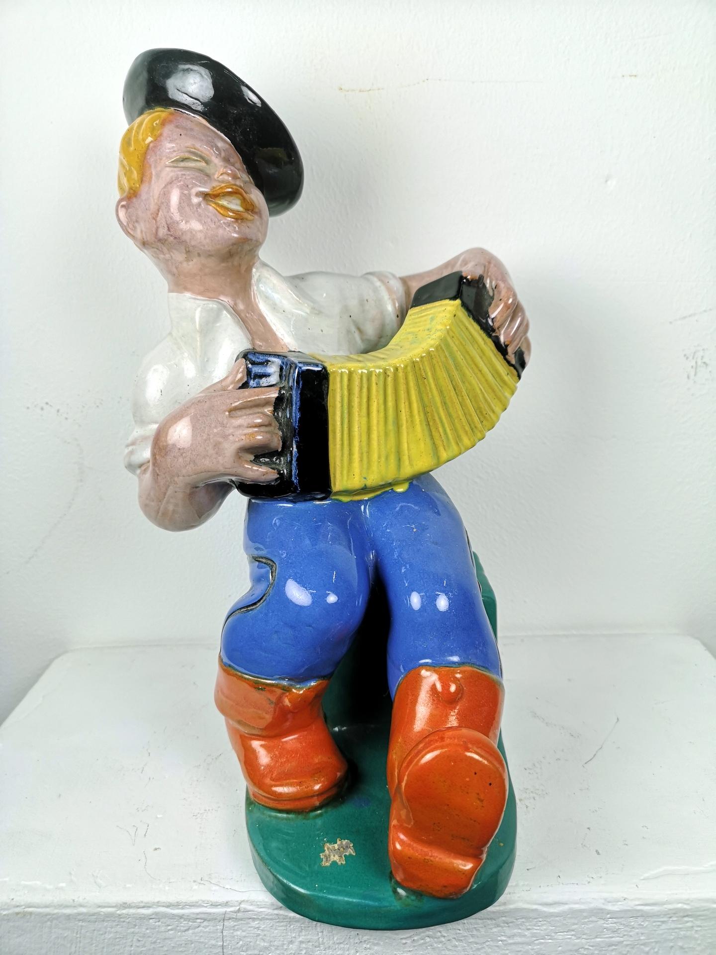 Art Deco Ceramic Jazz Accordionist, by Komlos, 1930's In Good Condition In Budapest, HU