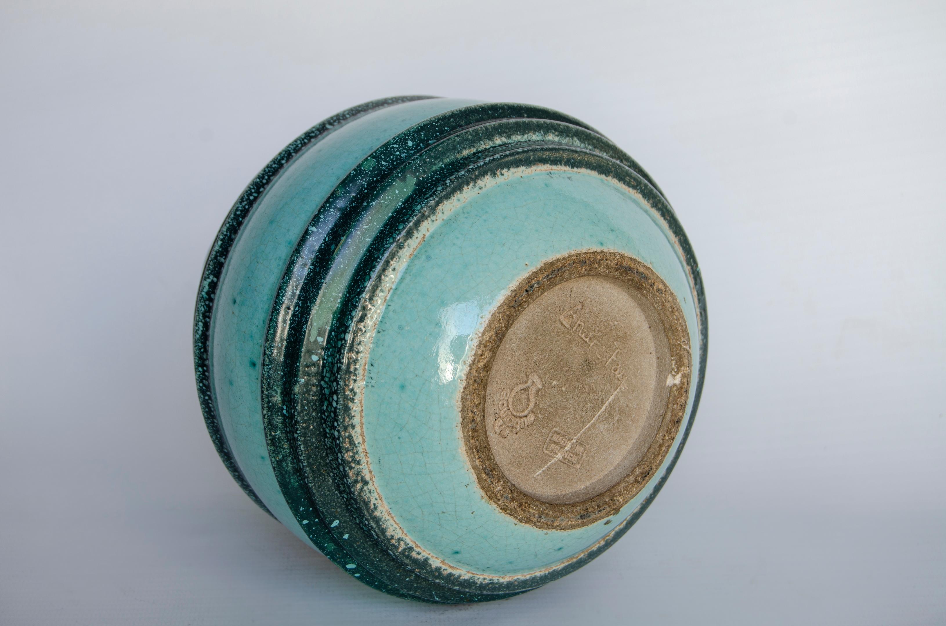 Manifattura di ceramiche Art Deco L'artista di Boulogne Andre Fau
circa 1940
condizioni perfette origine francia
ceramica di colore turchese.