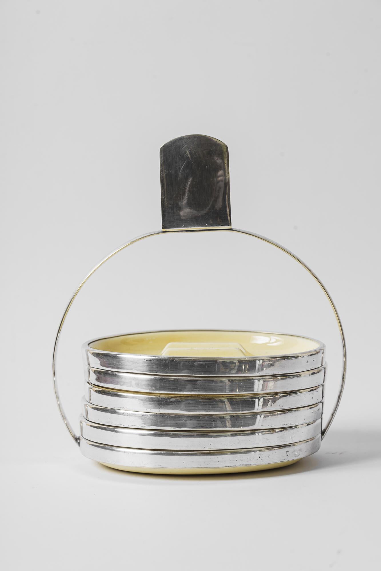 Aschenbecher Aschenbecher-Set aus Keramik im Art déco-Stil mit Nickelkonbination aus den 1920er Jahren (Beschichtet) im Angebot