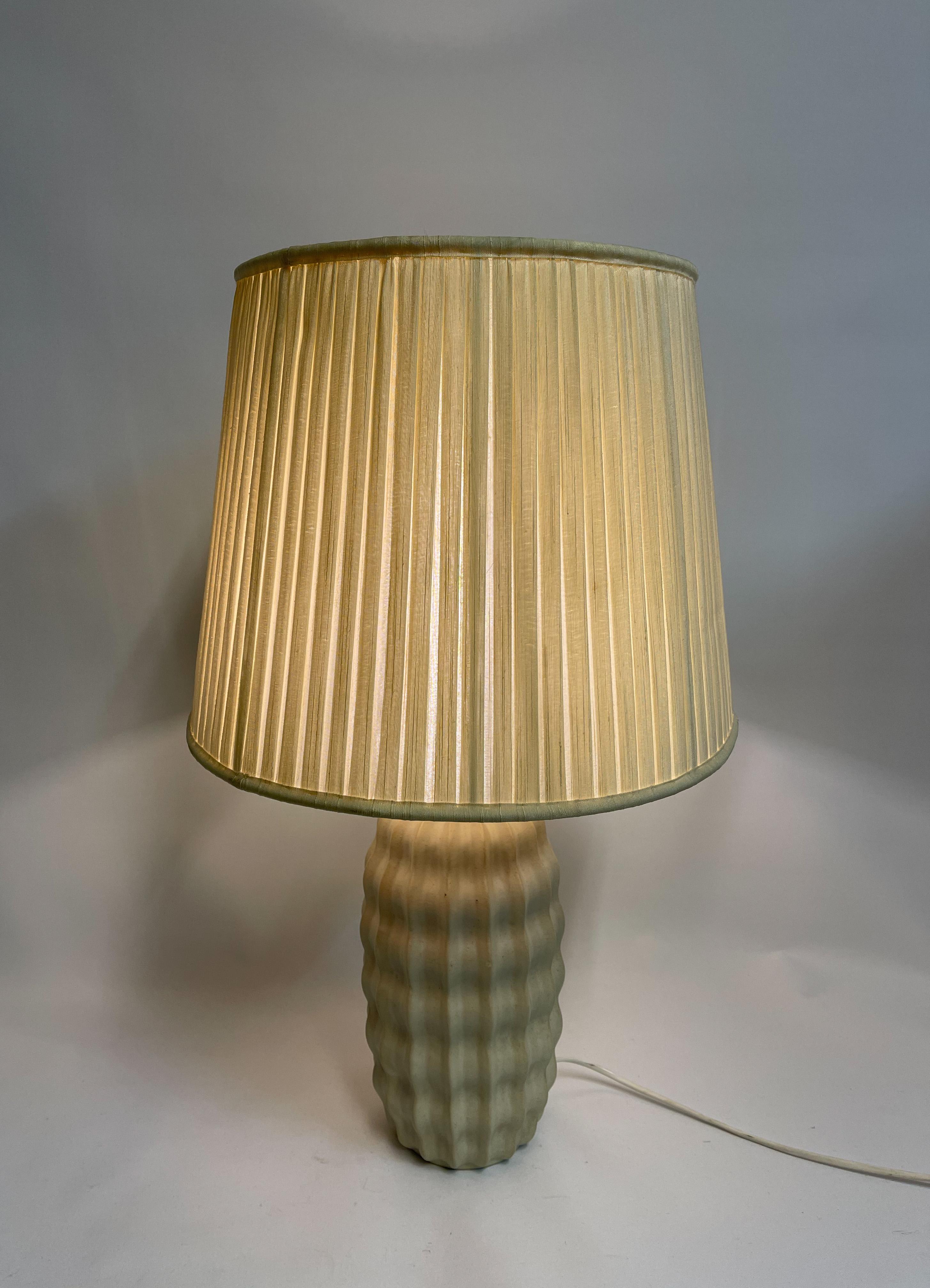 Lampe de bureau organique en céramique Art Déco par Upsala Ekeby, Suède en vente 5