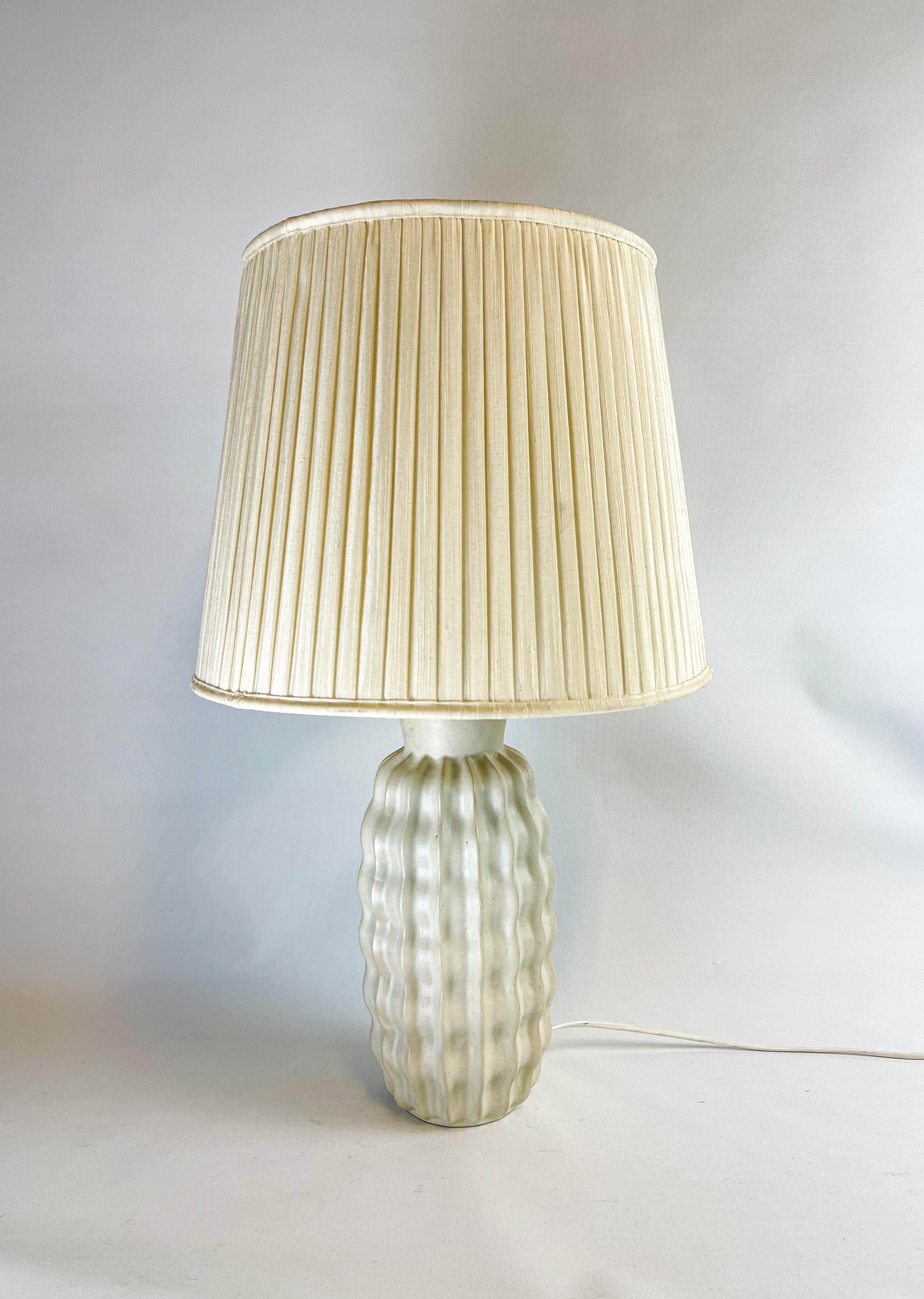 Art déco Lampe de bureau organique en céramique Art Déco par Upsala Ekeby, Suède en vente