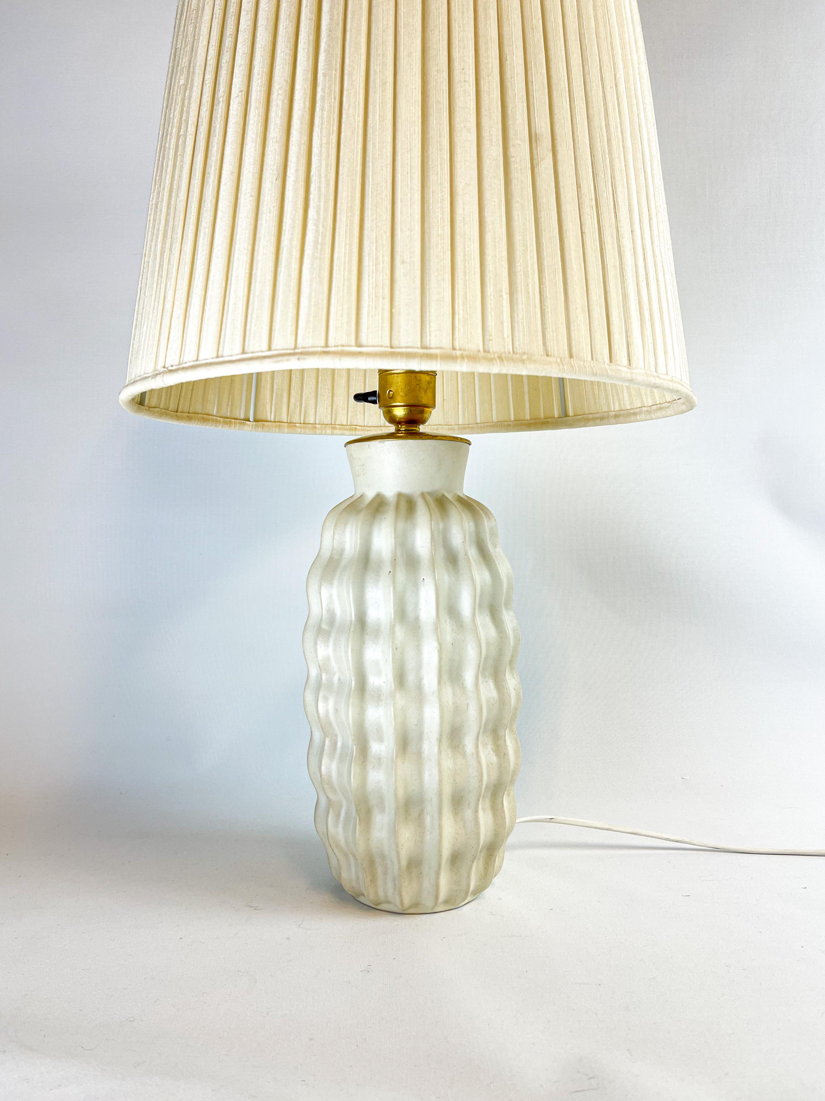 Suédois Lampe de bureau organique en céramique Art Déco par Upsala Ekeby, Suède en vente