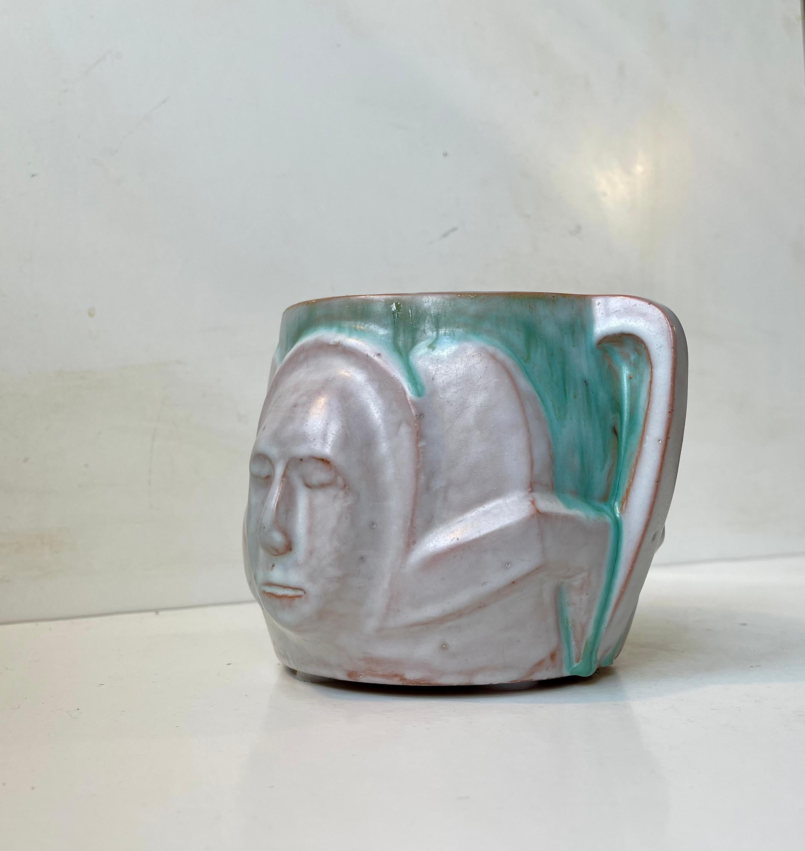 Fioriera in ceramica Art Deco con facce smaltate di Hansen In condizioni buone in vendita a Esbjerg, DK