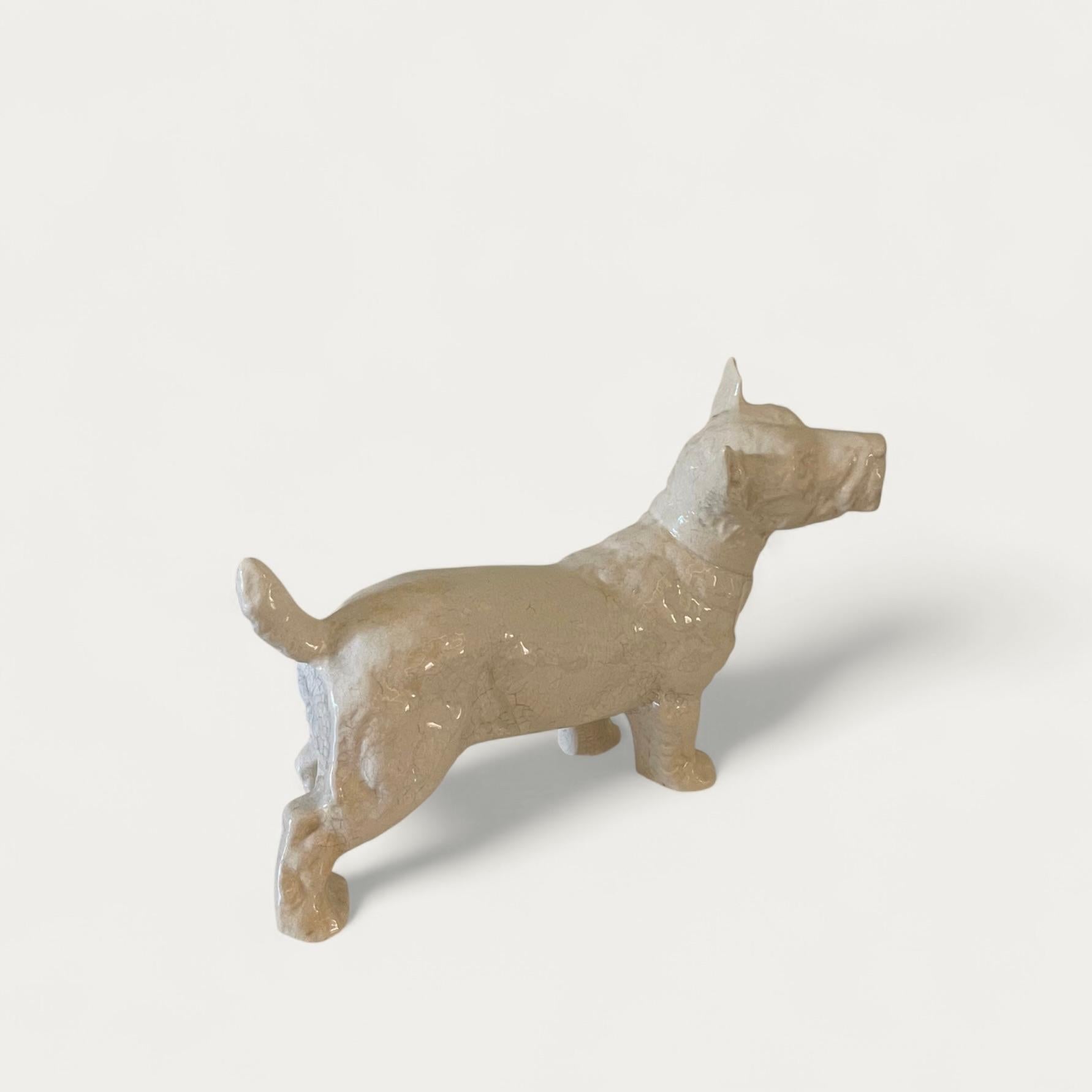 Sculpture en céramique Art Déco d'un chien Terrier circa 1930 en vente 1