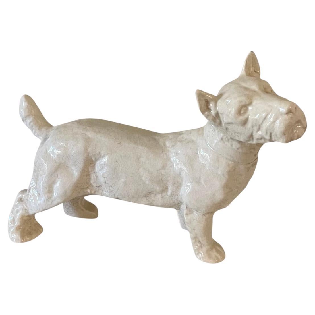 Sculpture en céramique Art Déco d'un chien Terrier circa 1930