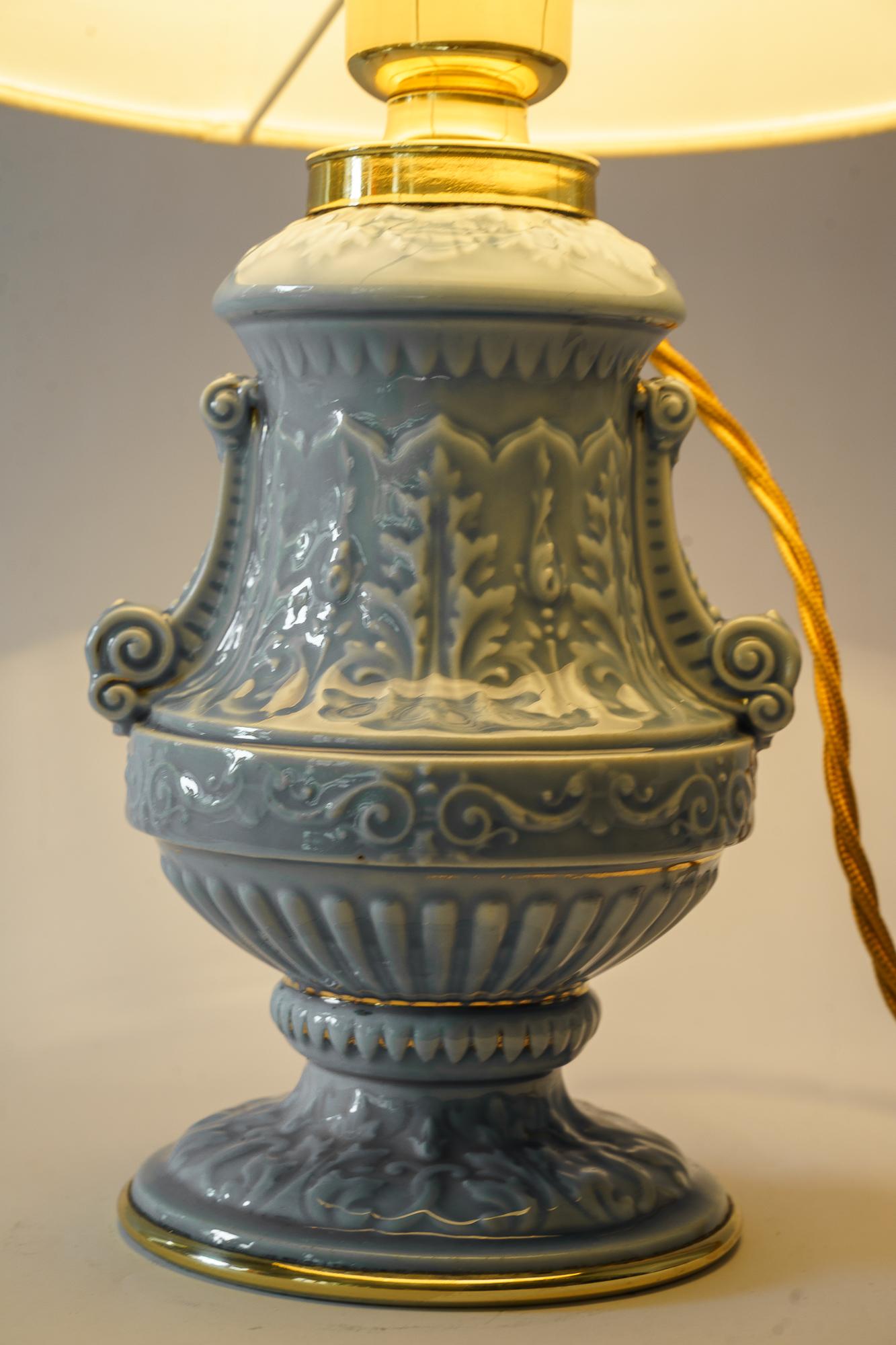 Lampe de table Art Déco en céramique avec abat-jour en tissu viennois, années 1930 en vente 5