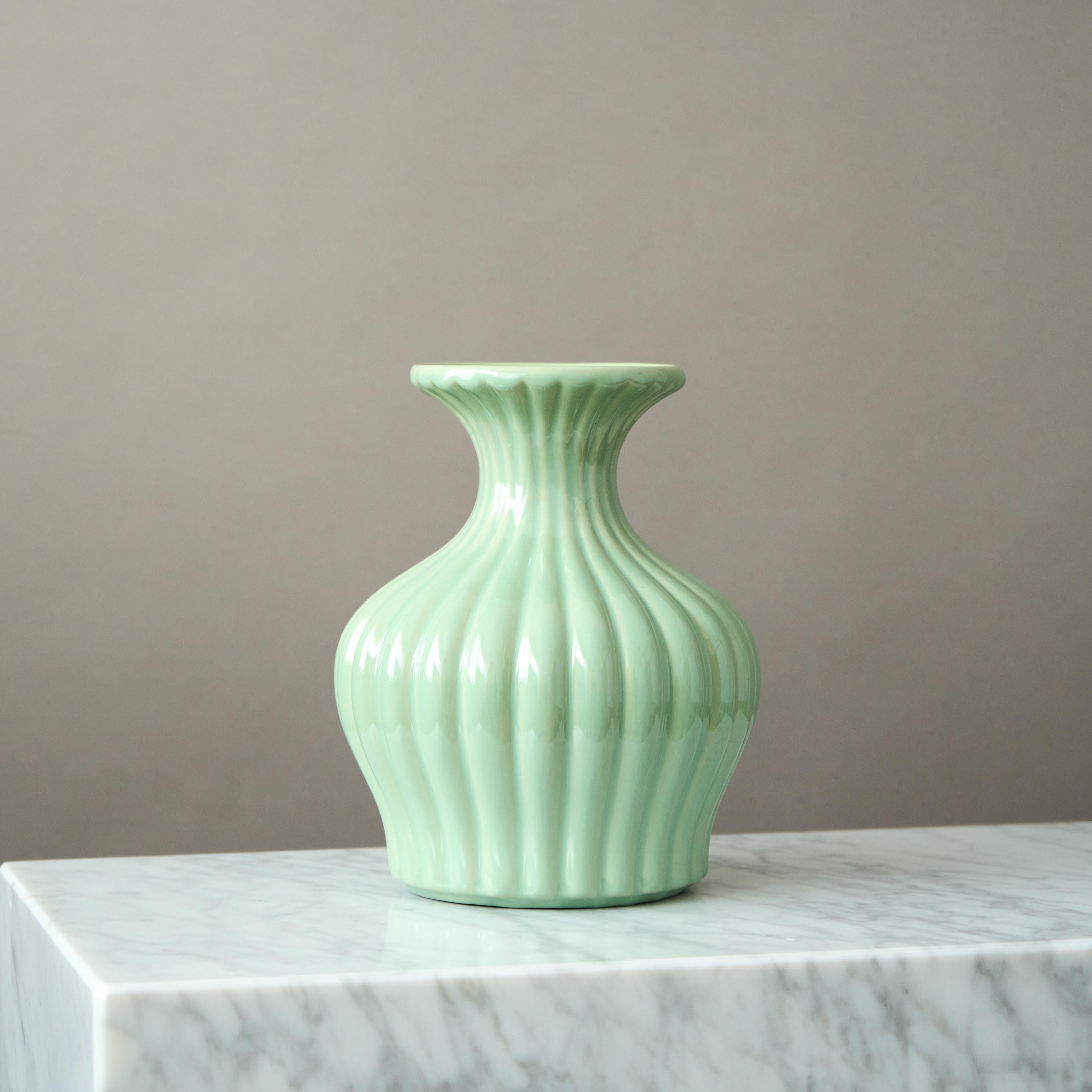Vase Art déco en céramique d'Ewald Dahlskog, Bo Fajans, Suède, années 1930. Greene & Greene Excellent état - En vente à Malmö, SE