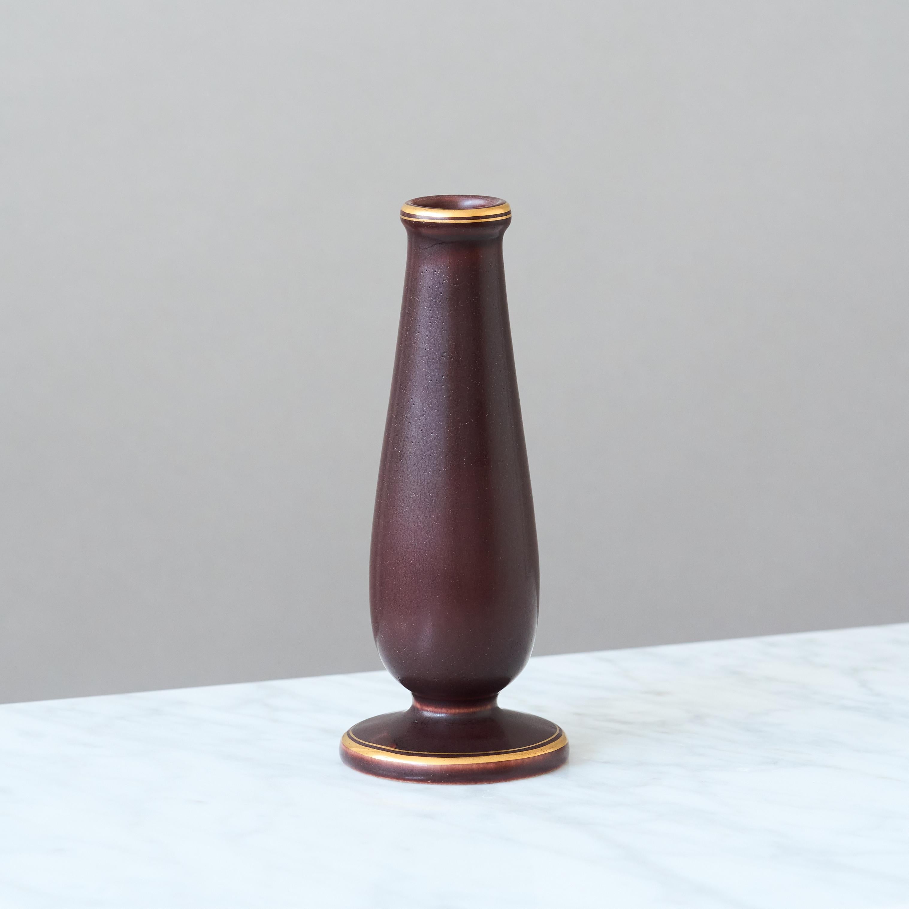 Art Déco Vaso in ceramica Art Deco di Gunnar Nylund. Rorstrand, Svezia, anni '1930. Oro marrone. in vendita
