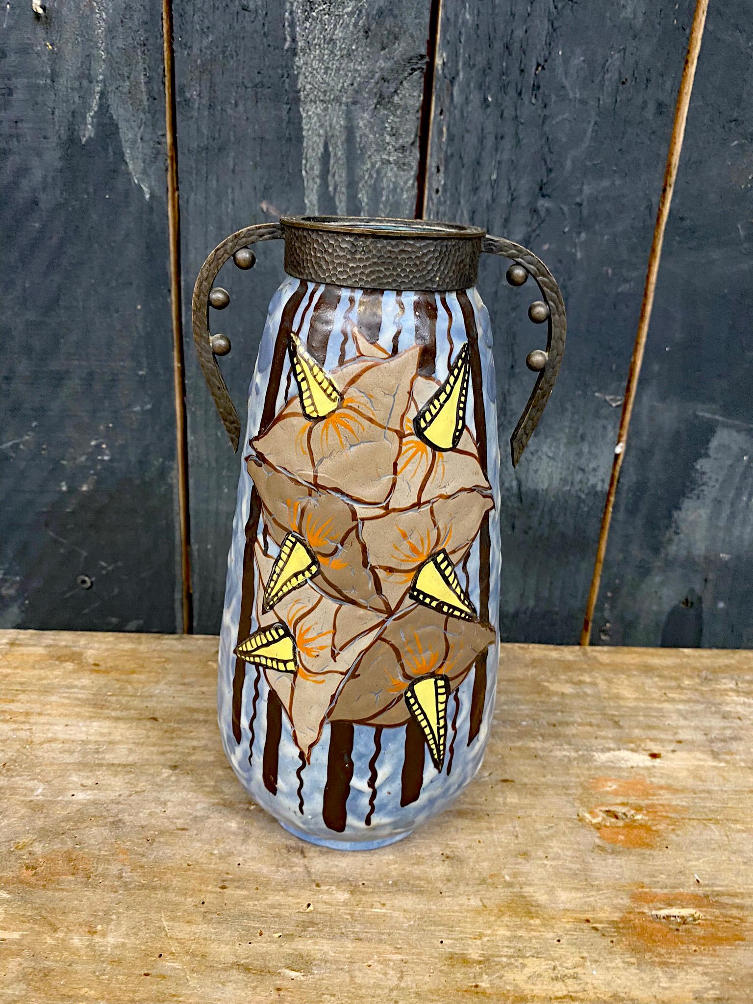 Vaso in ceramica Art Déco di Louis Dage, montatura di Eugène Val, firmato e datato 34.