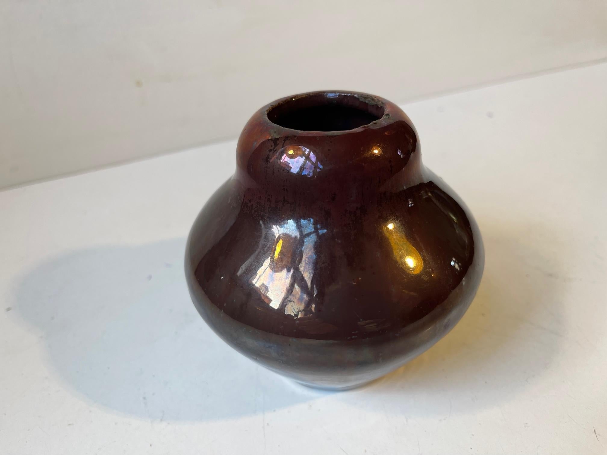 Céramique Vase en céramique Art Déco à glaçure cuivrée de Soren Kongstrand, années 1930 en vente