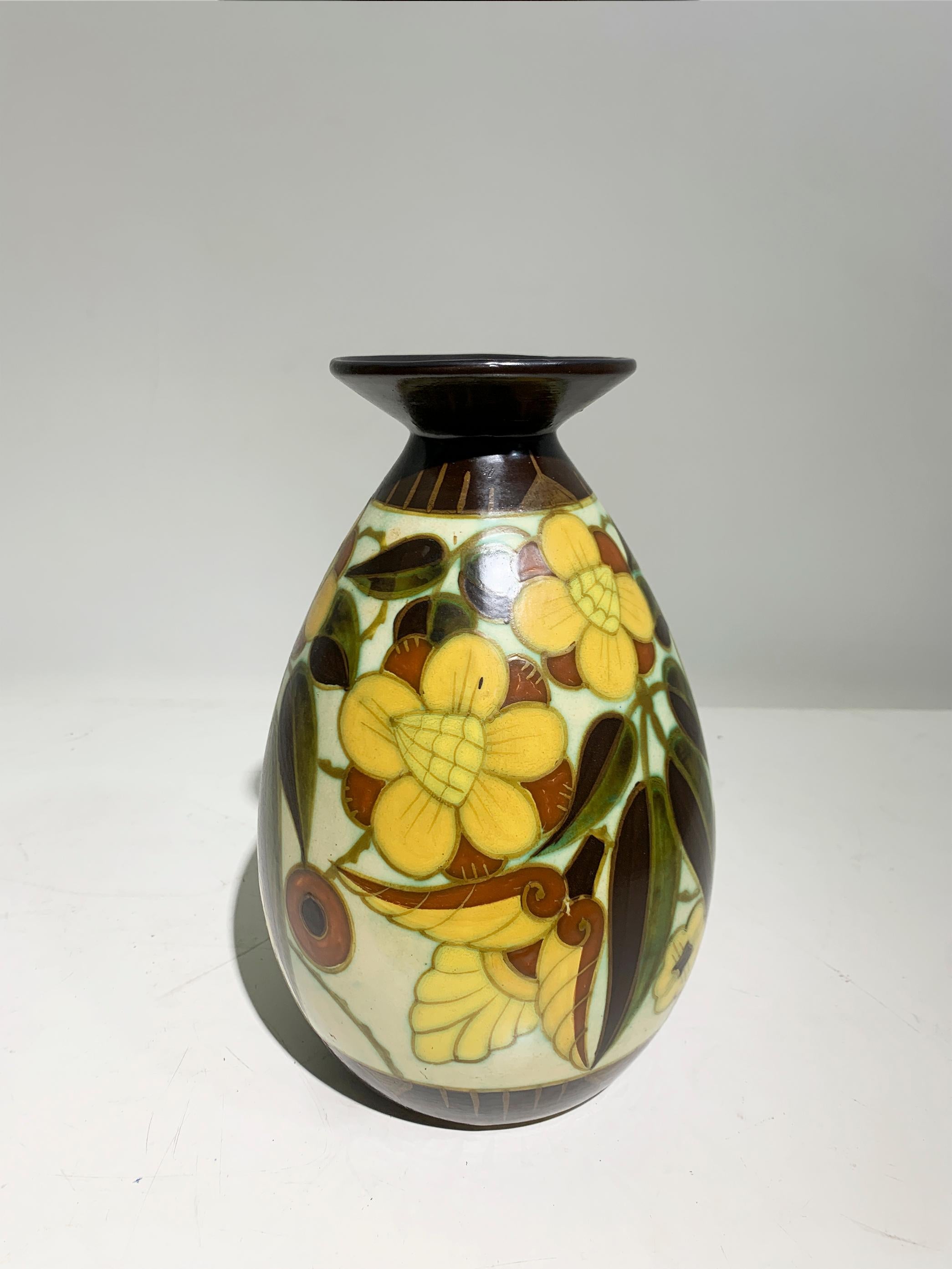 Vaso in ceramica Art Deco firmato  