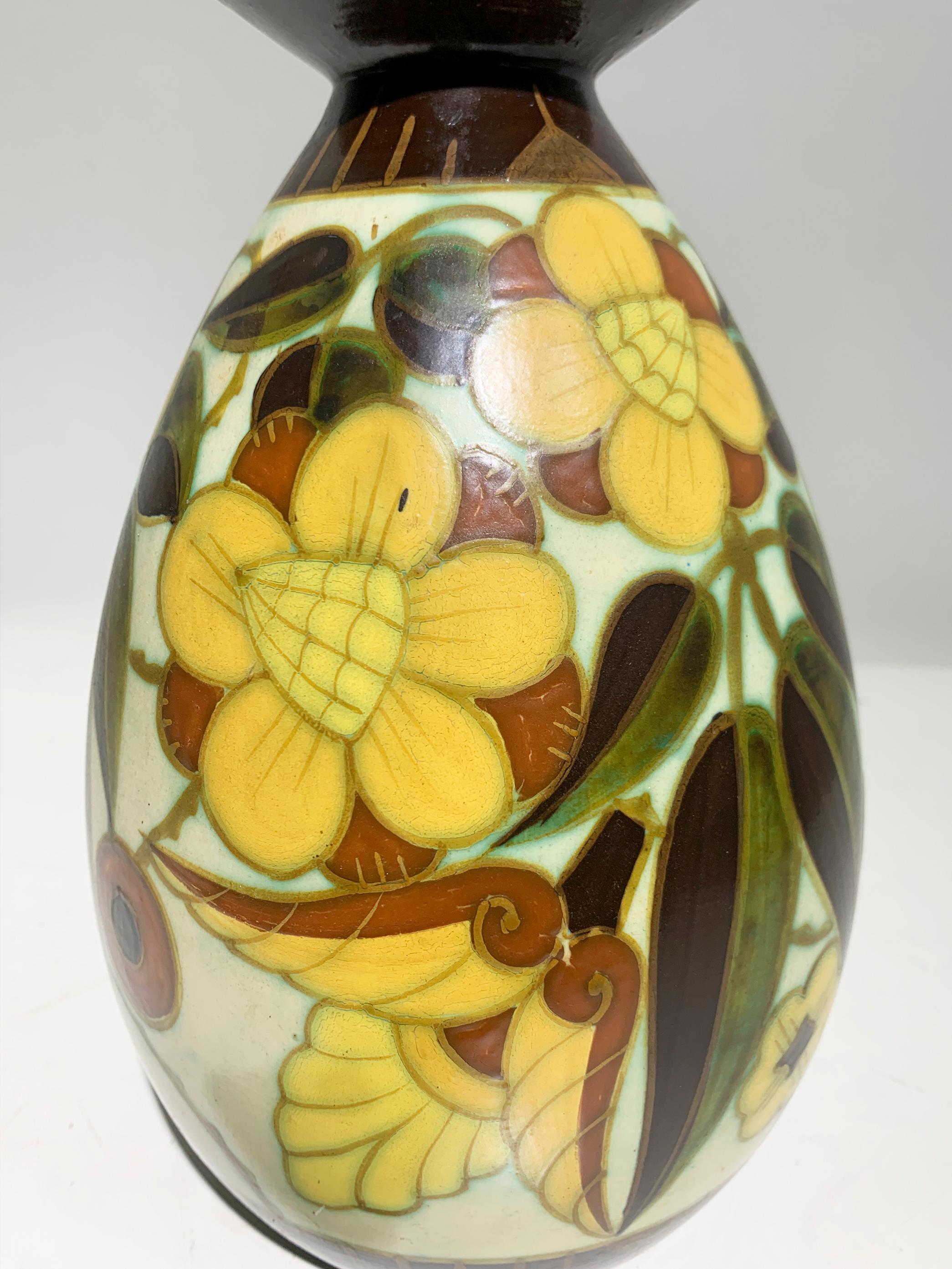 Vaso in ceramica Art Deco firmato  